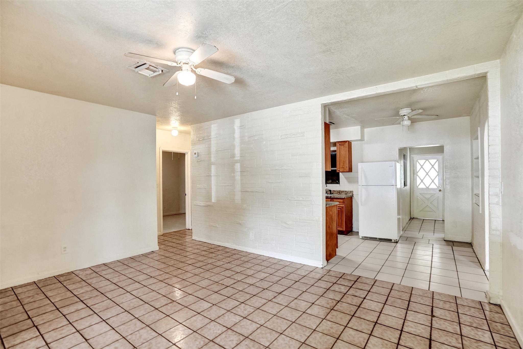 1318 NW 11TH Place, Fort Lauderdale, FL 33311, Fort Lauderdale - Photo 4