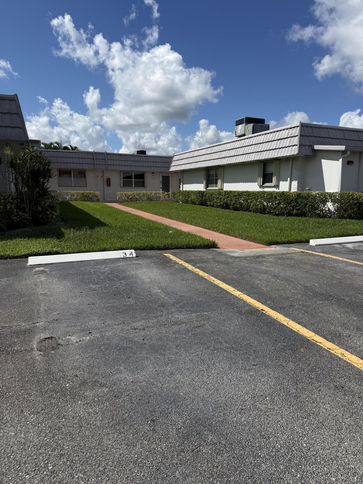 34 Valencia B, Delray Beach, FL 33446, Delray Beach - Photo 2