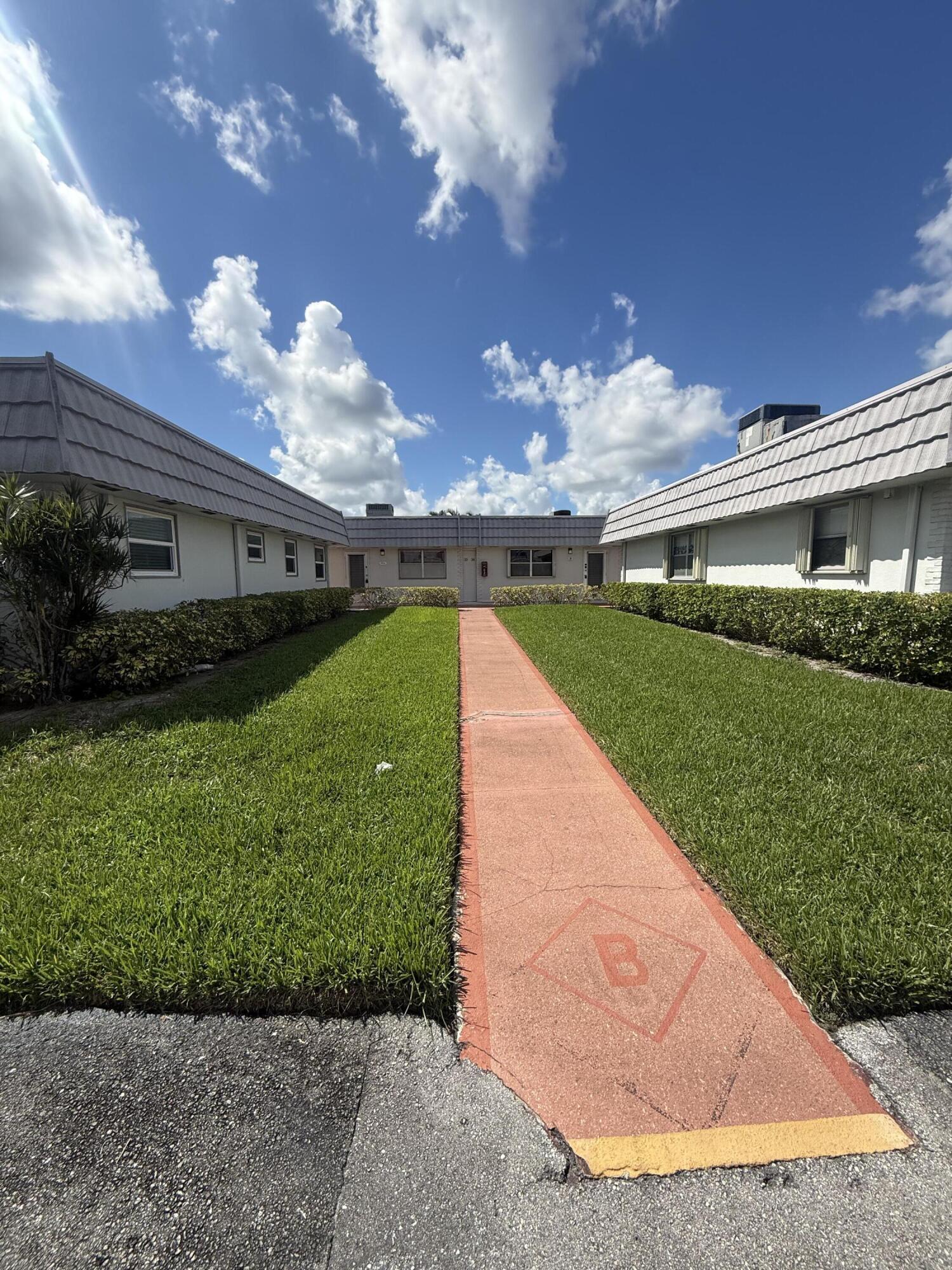 34 Valencia B, Delray Beach, FL 33446, Delray Beach - Photo 3