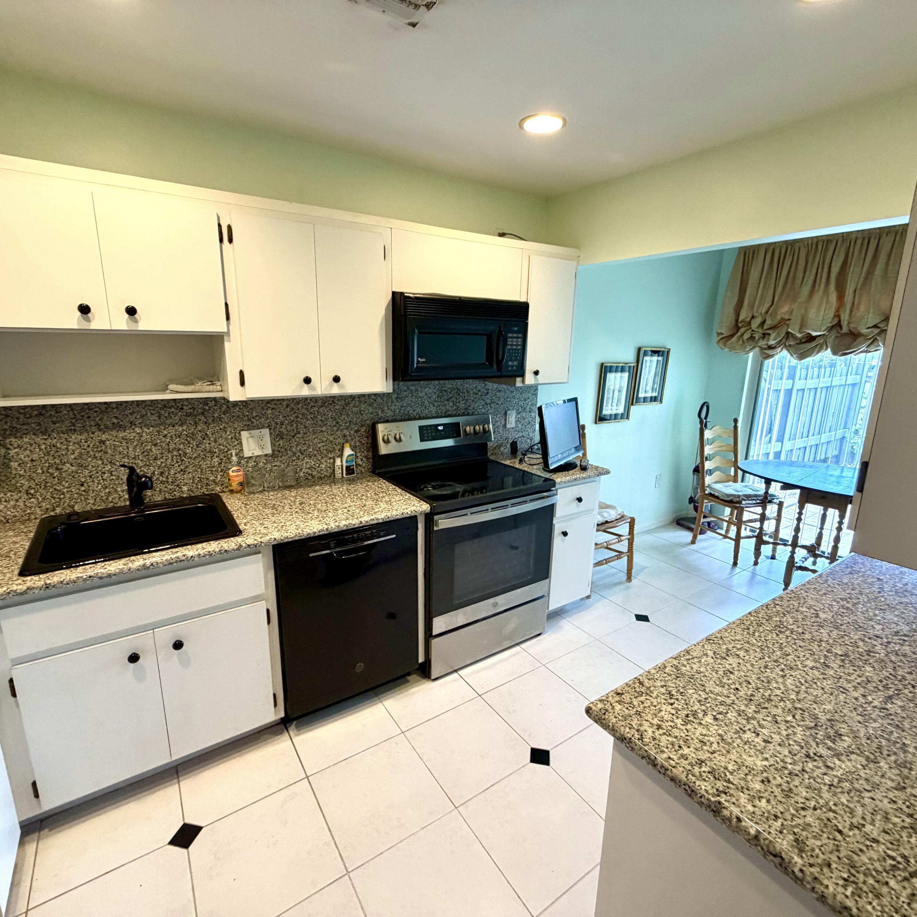 28 SOUTHPORT Lane B, Boynton Beach, FL 33436, Boynton Beach - Photo 2
