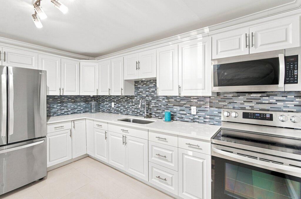 809 N 22ND Street, Fort Pierce, FL 34950, Fort Pierce - Photo 5