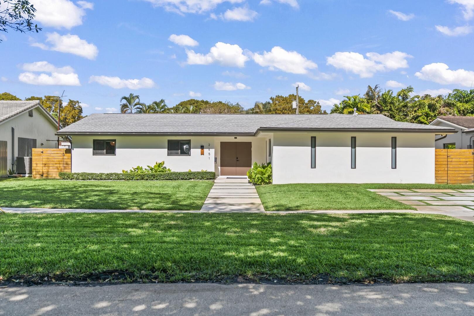 2451 NE 199th Street, Miami, FL 33180, Miami - Photo 4