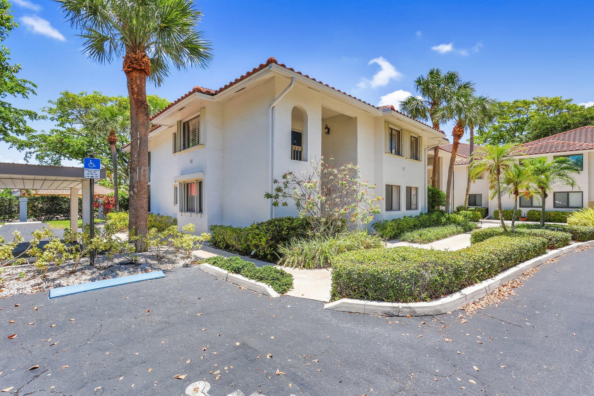 60 Pelican Pointe Drive 201, Delray Beach, FL 33483, Delray Beach - Photo 4
