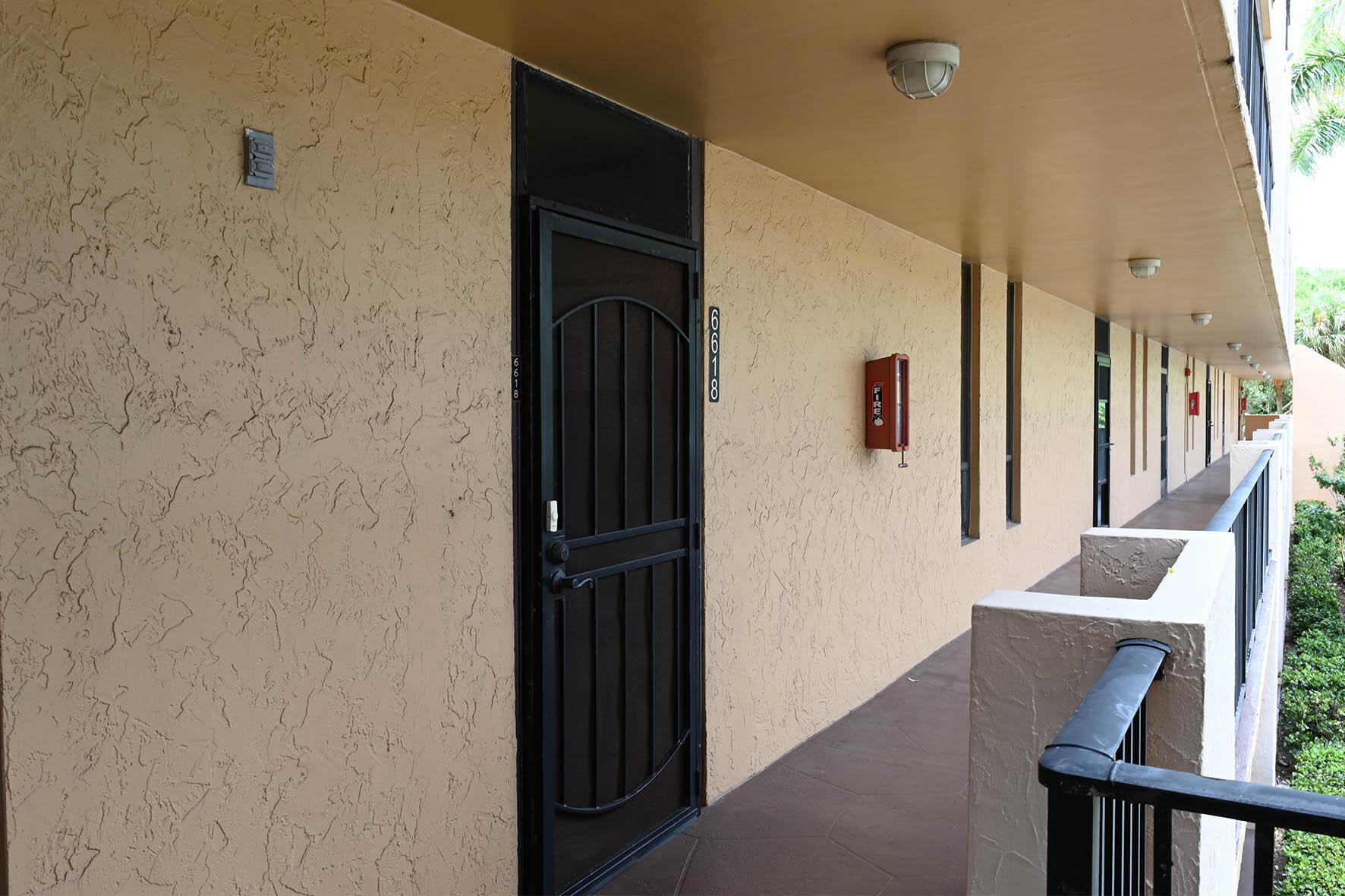 6618 CORAL LAKE Drive 206, Margate, FL 33063, Margate - Photo 2
