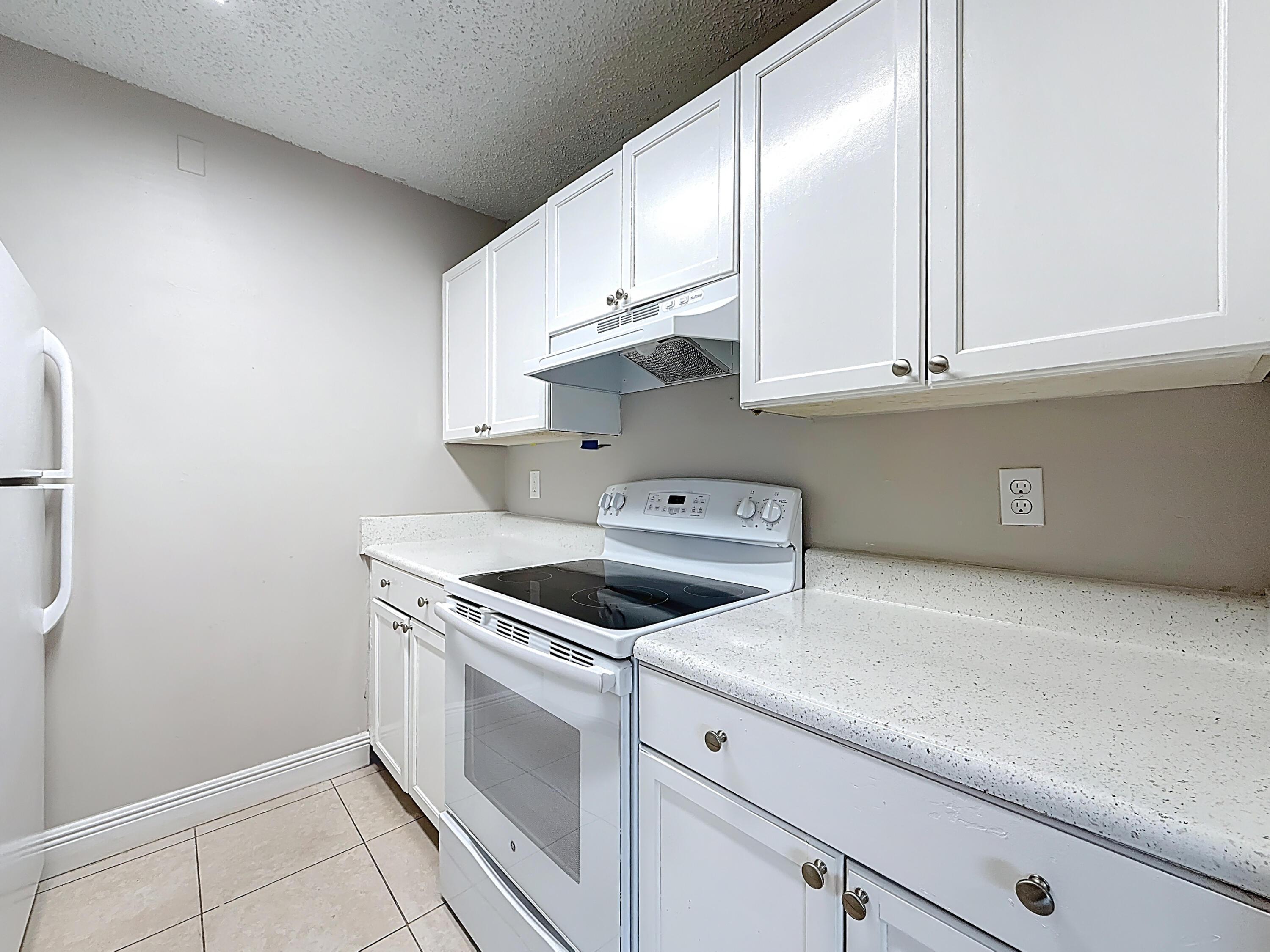 719 MEADOWS Circle, Boynton Beach, FL 33436, Boynton Beach - Photo 3