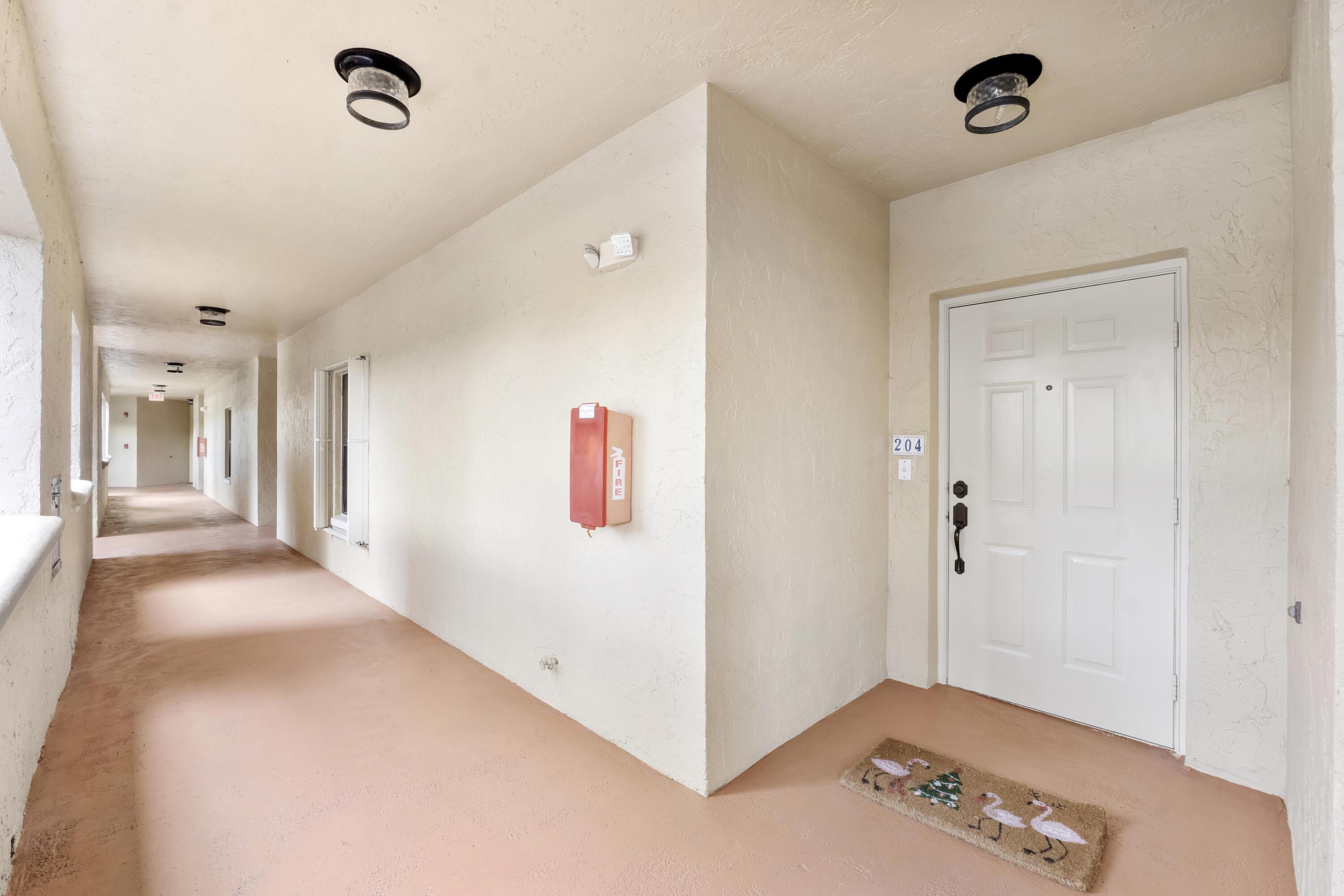 800 Uno Lago Drive 204, Juno Beach, FL 33408, Juno Beach - Photo 3