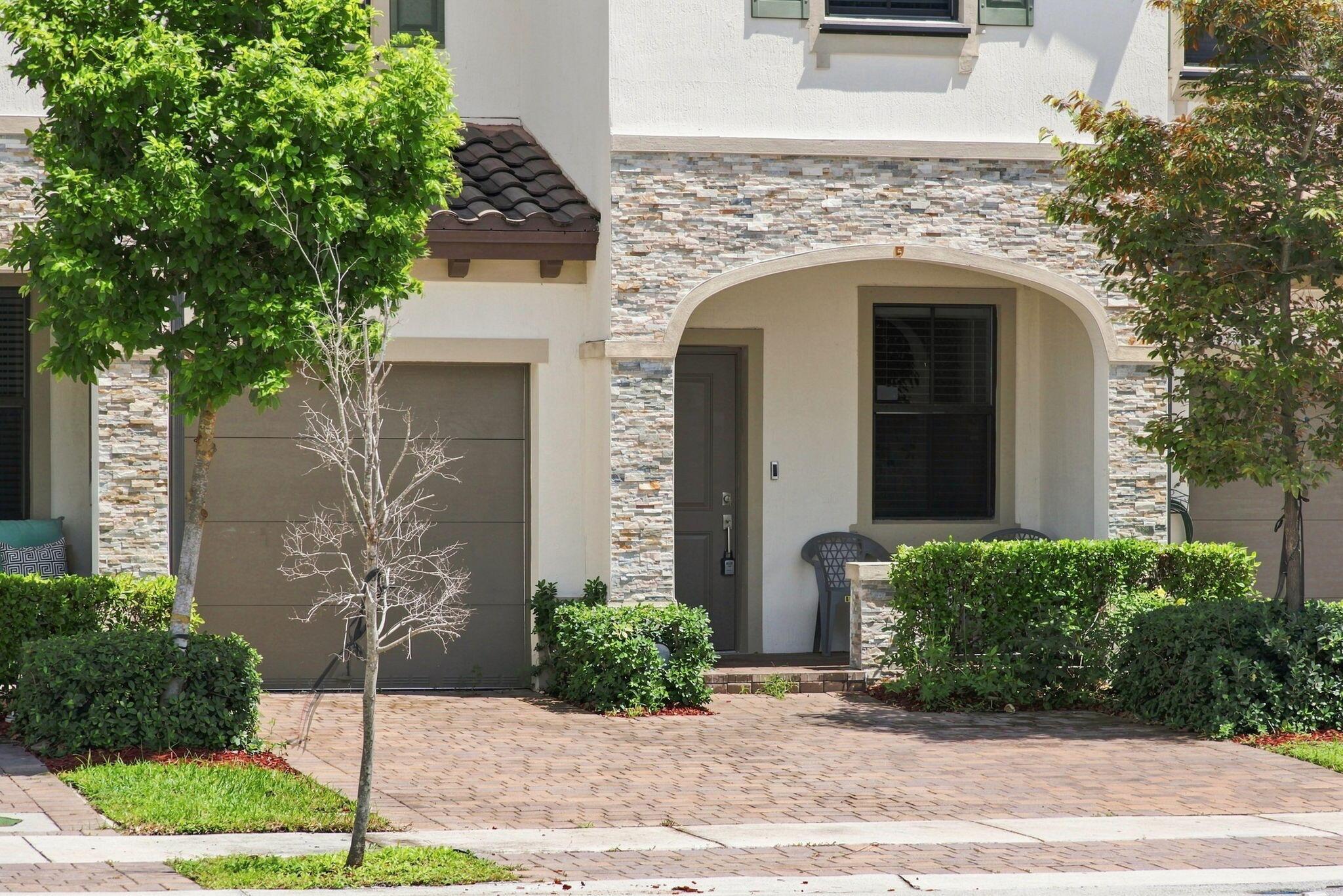 1434 SW 54TH Avenue, North Lauderdale, FL 33068, North Lauderdale - Photo 3