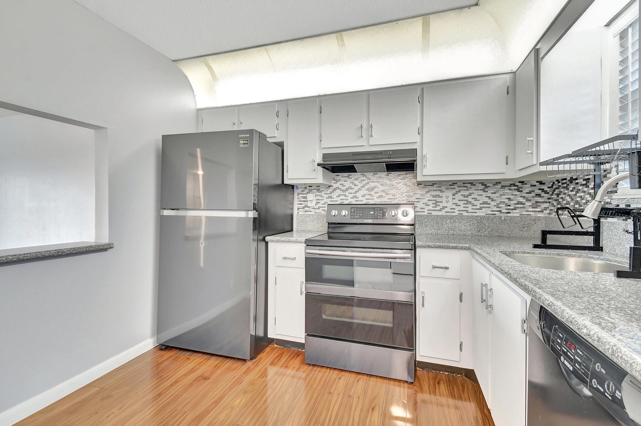 9300 SW 8TH Street 303, Boca Raton, FL 33428, Boca Raton - Photo 2