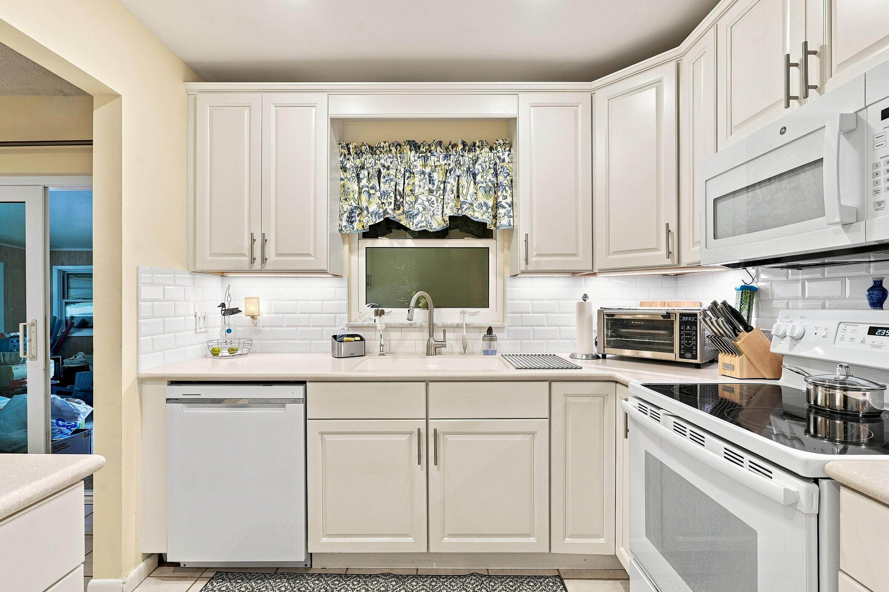1681 SE 14TH Street, Stuart, FL 34996, Stuart - Photo 3