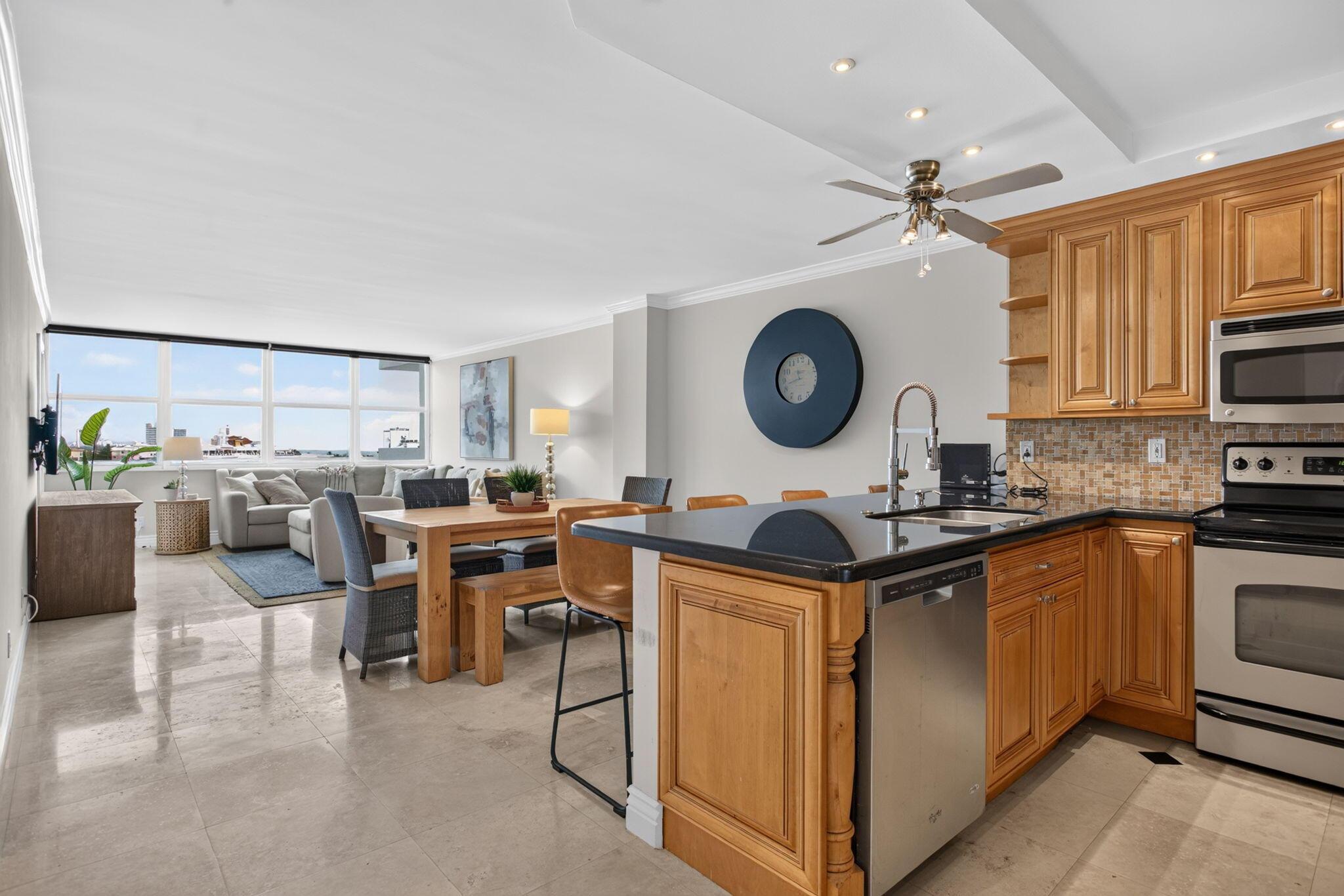 800 SE 20TH Avenue 811, Deerfield Beach, FL 33441, Deerfield Beach - Photo 2