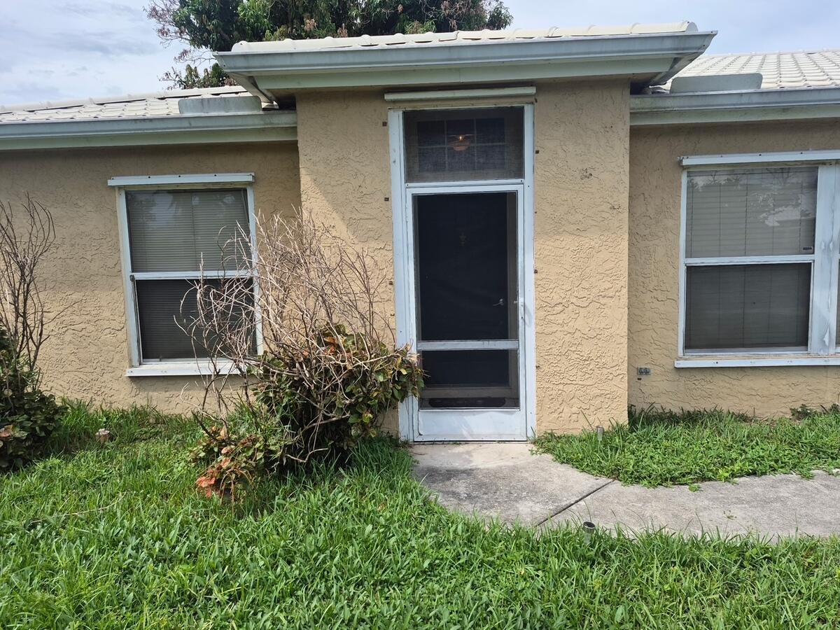 435 SW KABOT Avenue, Port St. Lucie, FL 34953, Port St. Lucie - Photo 2