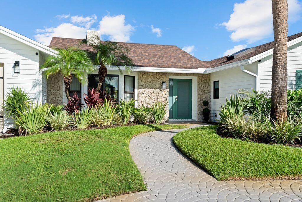 14 SE Paddock Circle, Tequesta, FL 33469, Tequesta - Photo 2