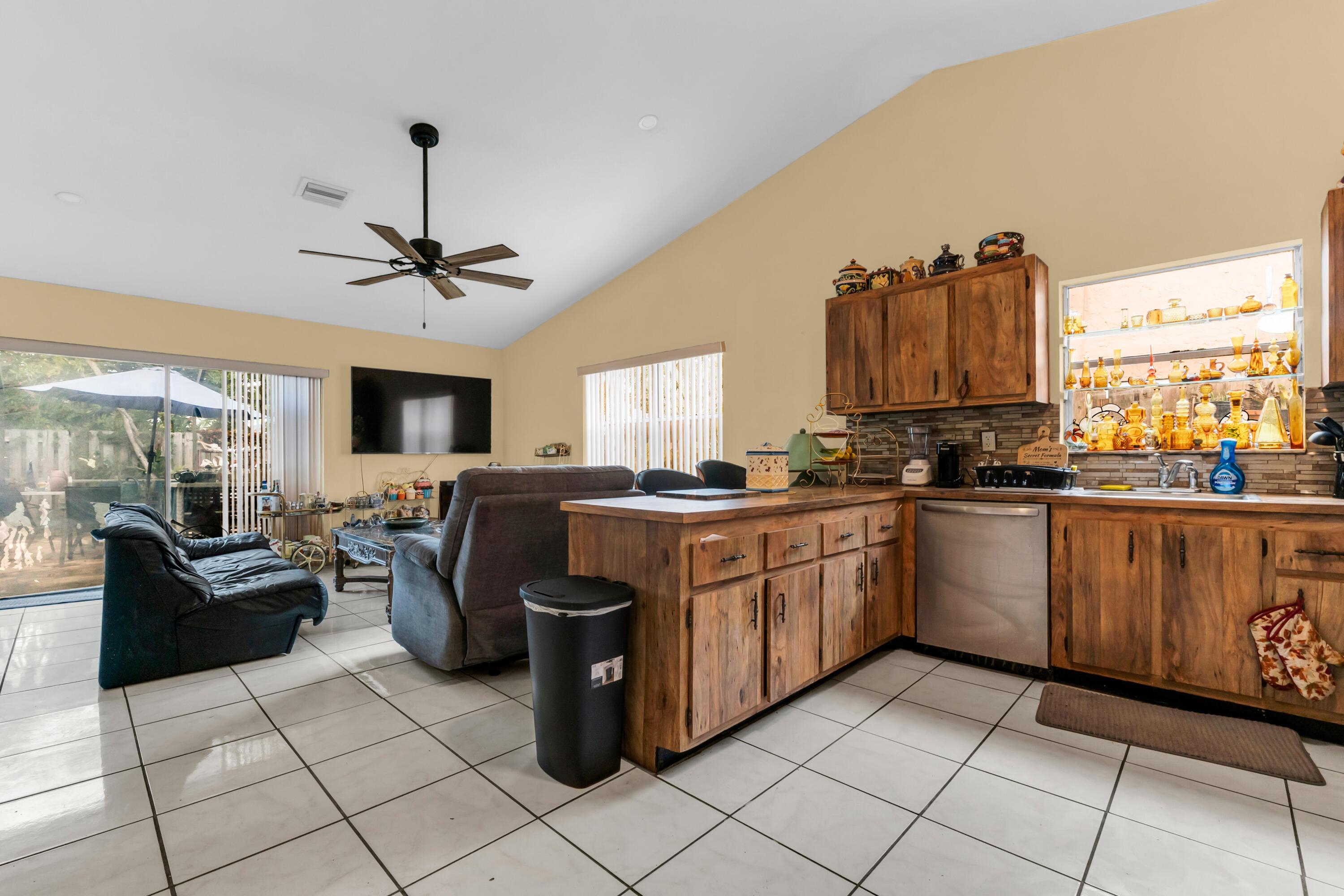 4941 NW 83rd Avenue, Lauderhill, FL 33351, Lauderhill - Photo 5