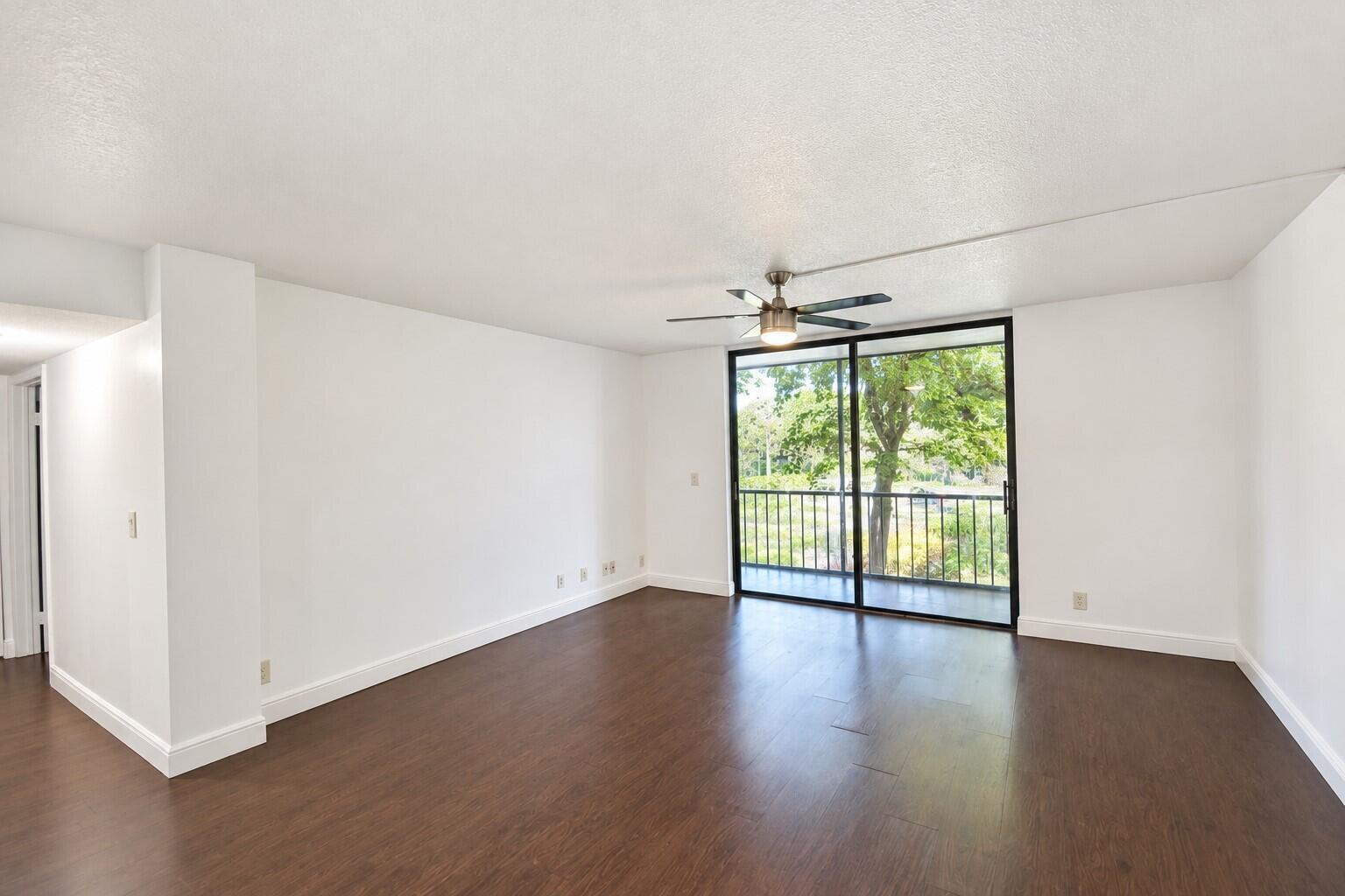 5220 Las Verdes Circle 220, Delray Beach, FL 33484, Delray Beach - Photo 5