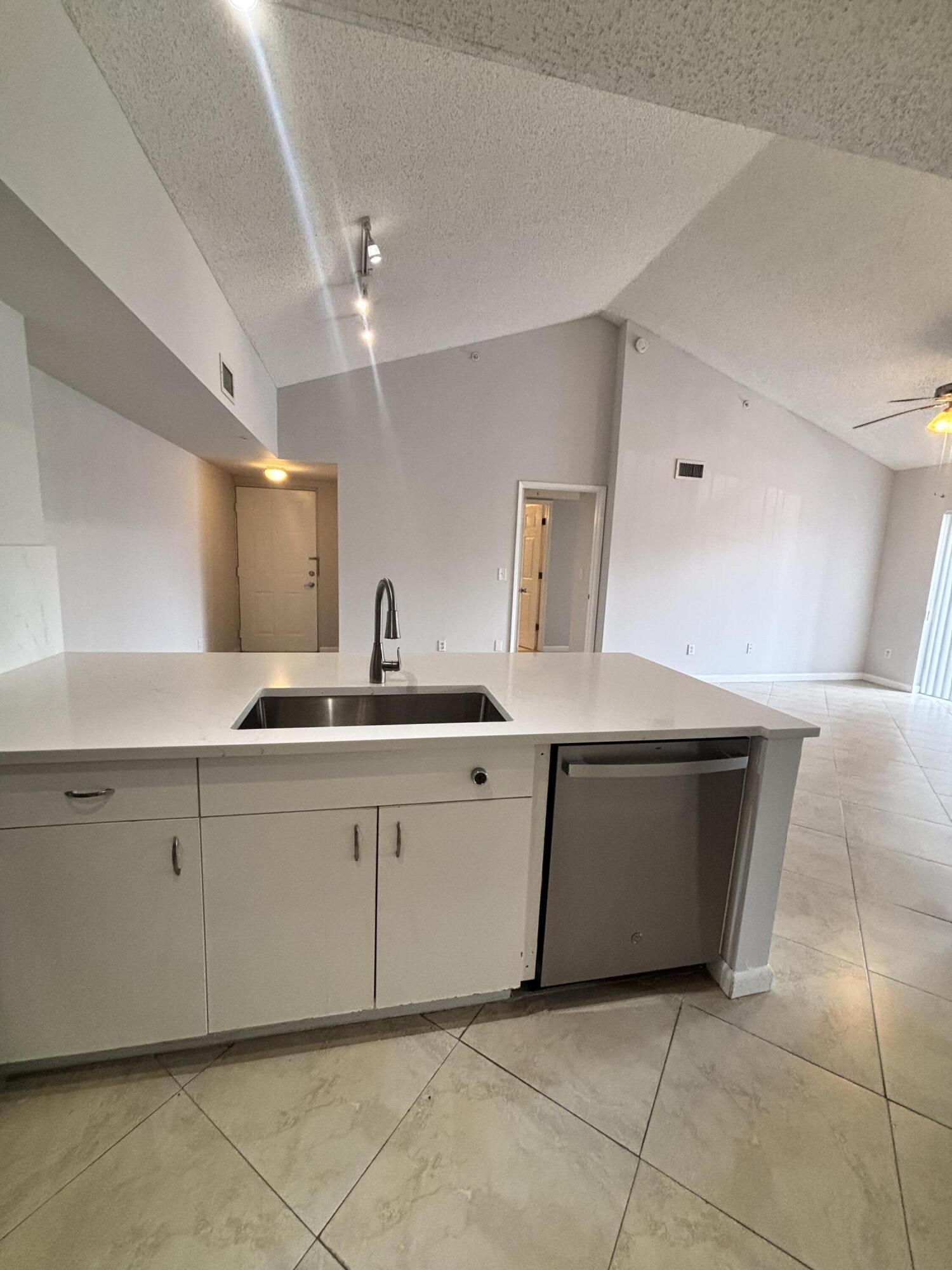 2640 S University Drive 305, Davie, FL 33328, Davie - Photo 4