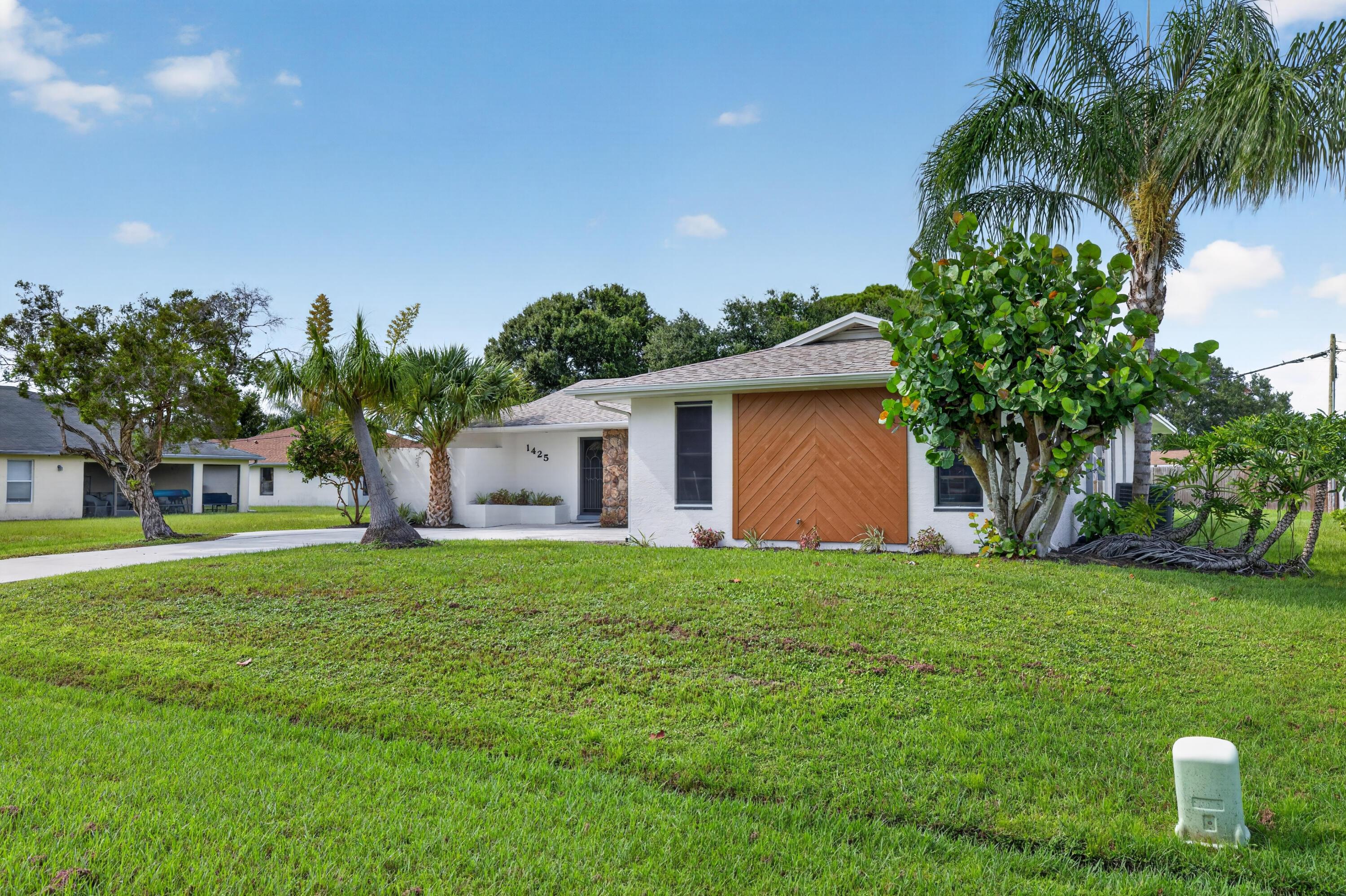 1425 SE Minorca Avenue, Port St. Lucie, FL 34952, Port St. Lucie - Photo 3