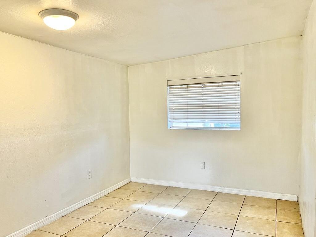 112 NEWTON Road, West Park, FL 33023, West Park - Photo 5