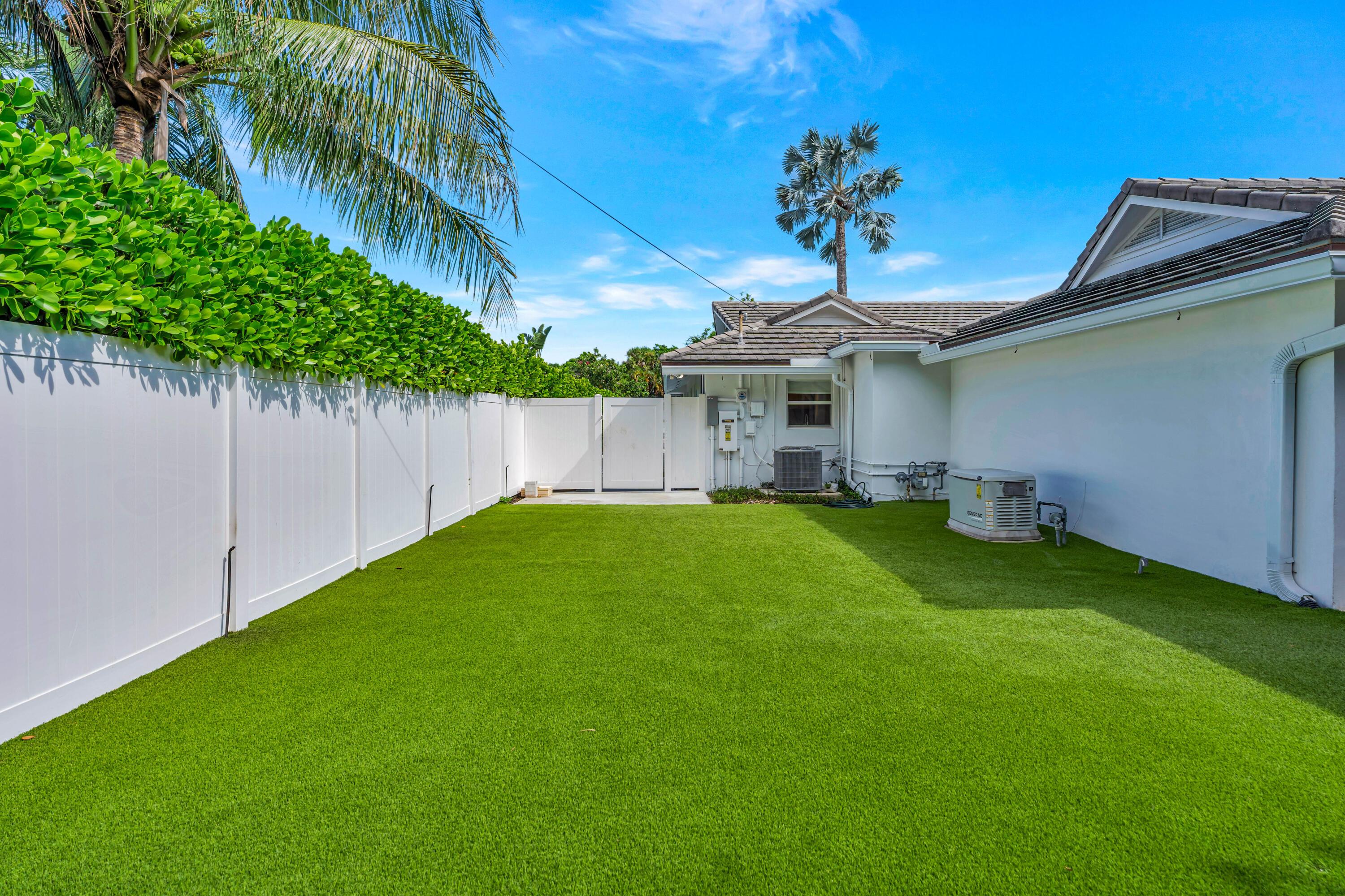 136 WORTH Court S, West Palm Beach, FL 33405, West Palm Beach - Photo 5
