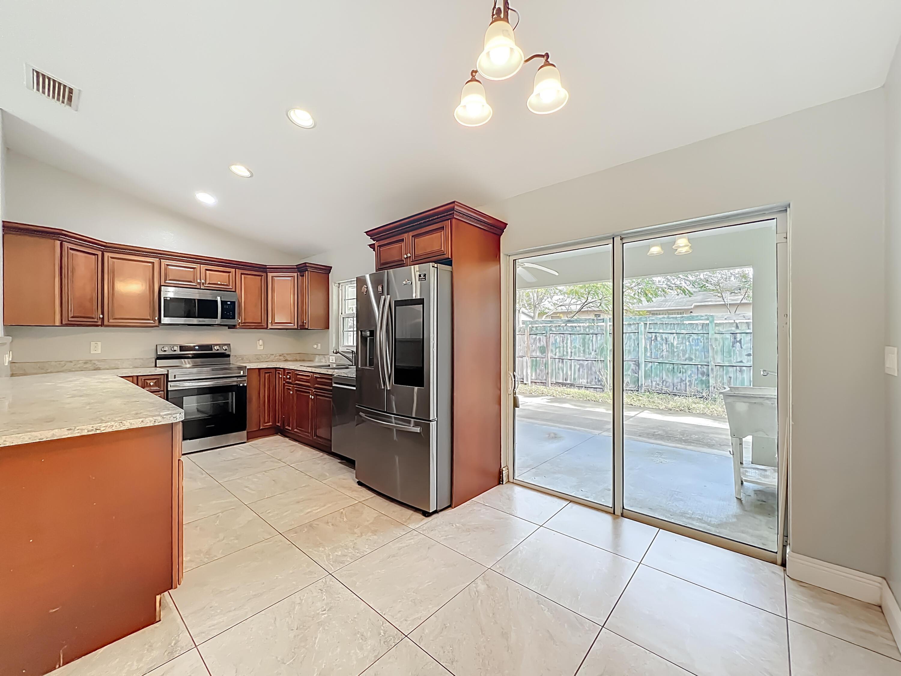 608 MASTERS Avenue, Wildwood, FL 34785, Wildwood - Photo 4