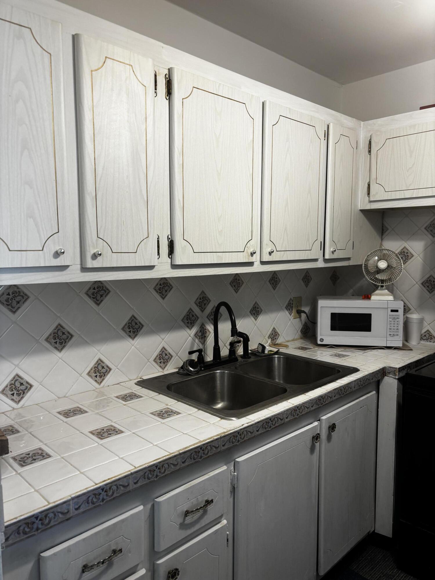 237 NORTHAMPTON L, West Palm Beach, FL 33417, West Palm Beach - Photo 2