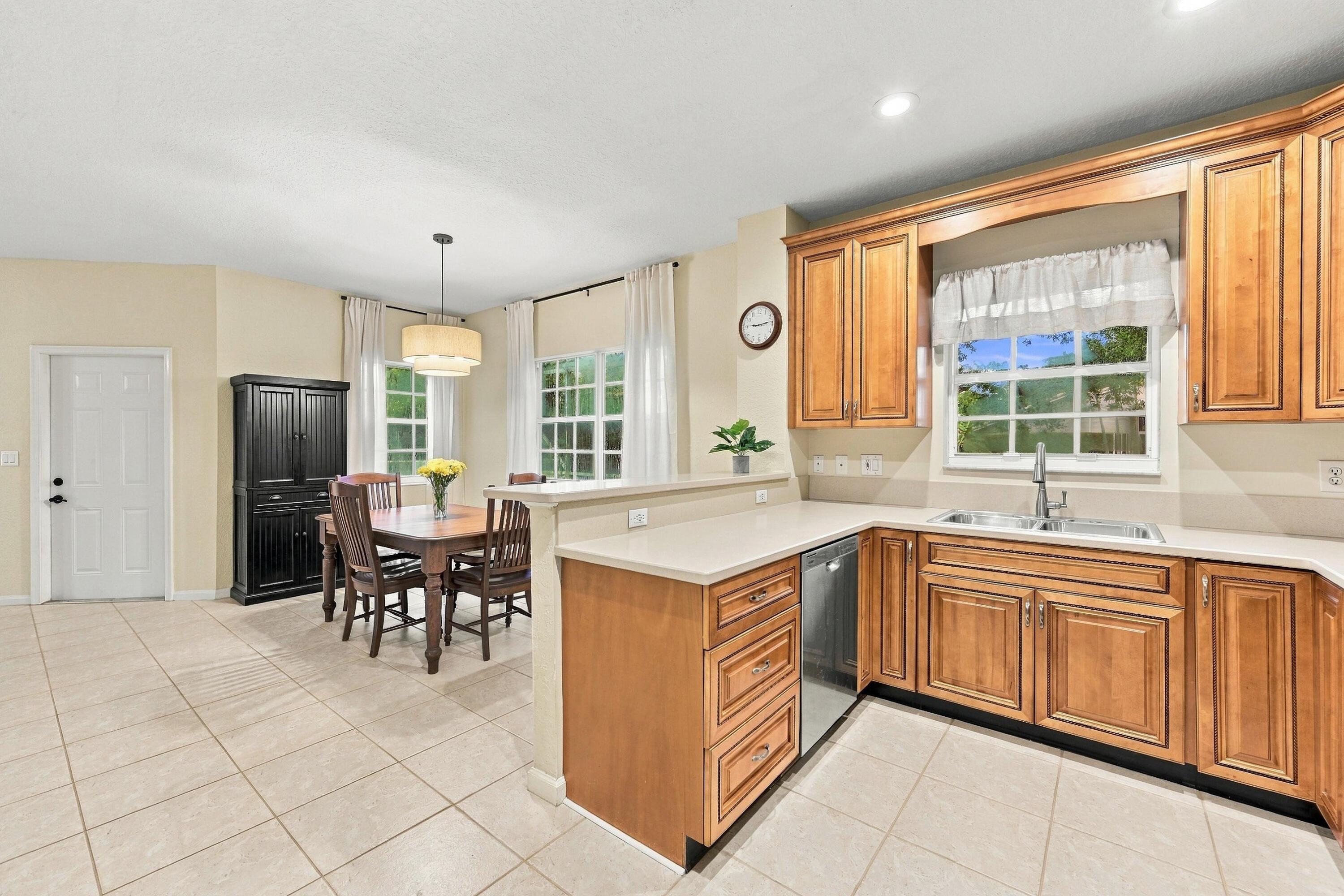 12649 NW 10th Street, Coral Springs, FL 33071, Coral Springs - Photo 5