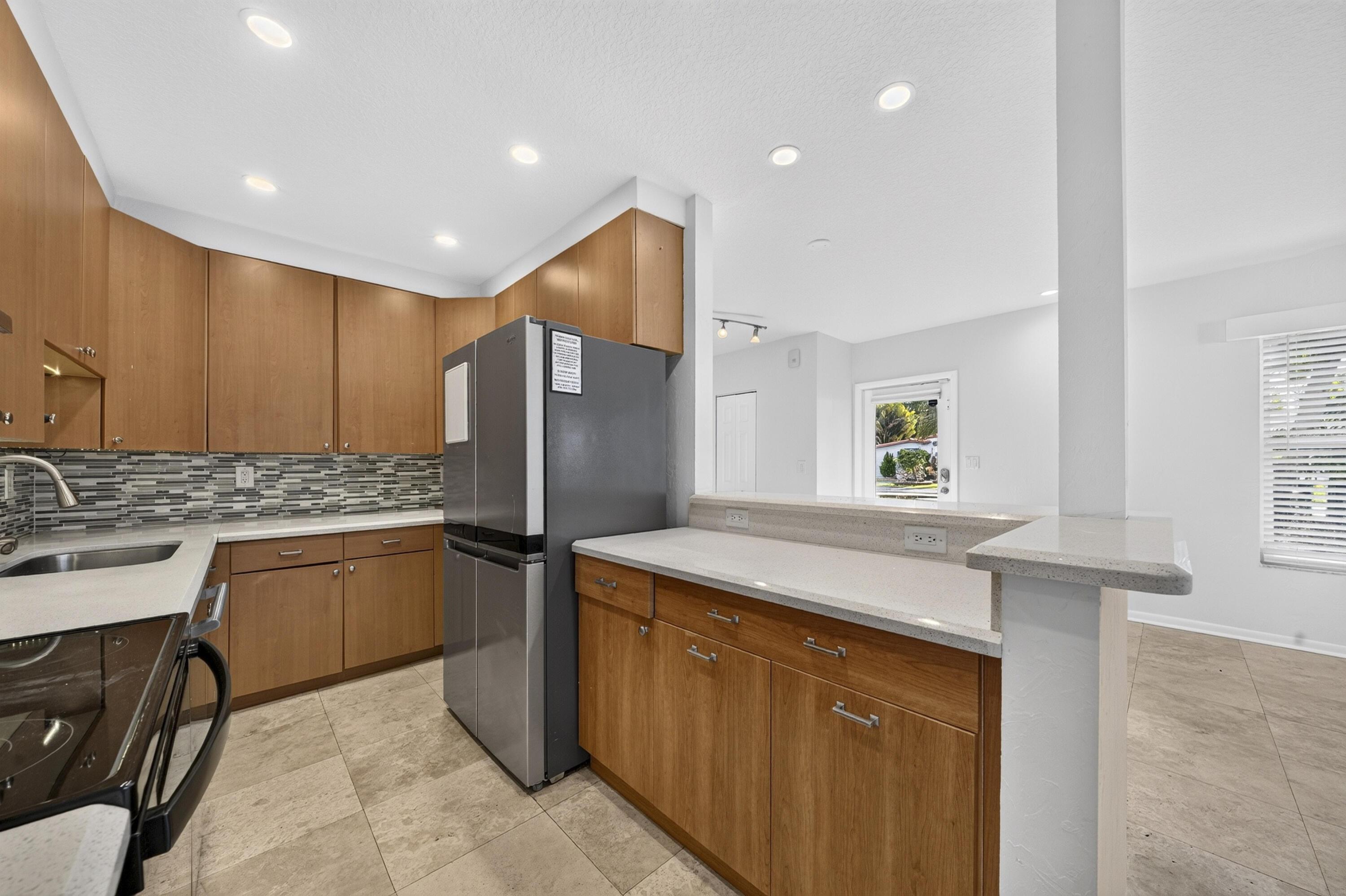 1605 NE 16th Avenue, Fort Lauderdale, FL 33305, Fort Lauderdale - Photo 4