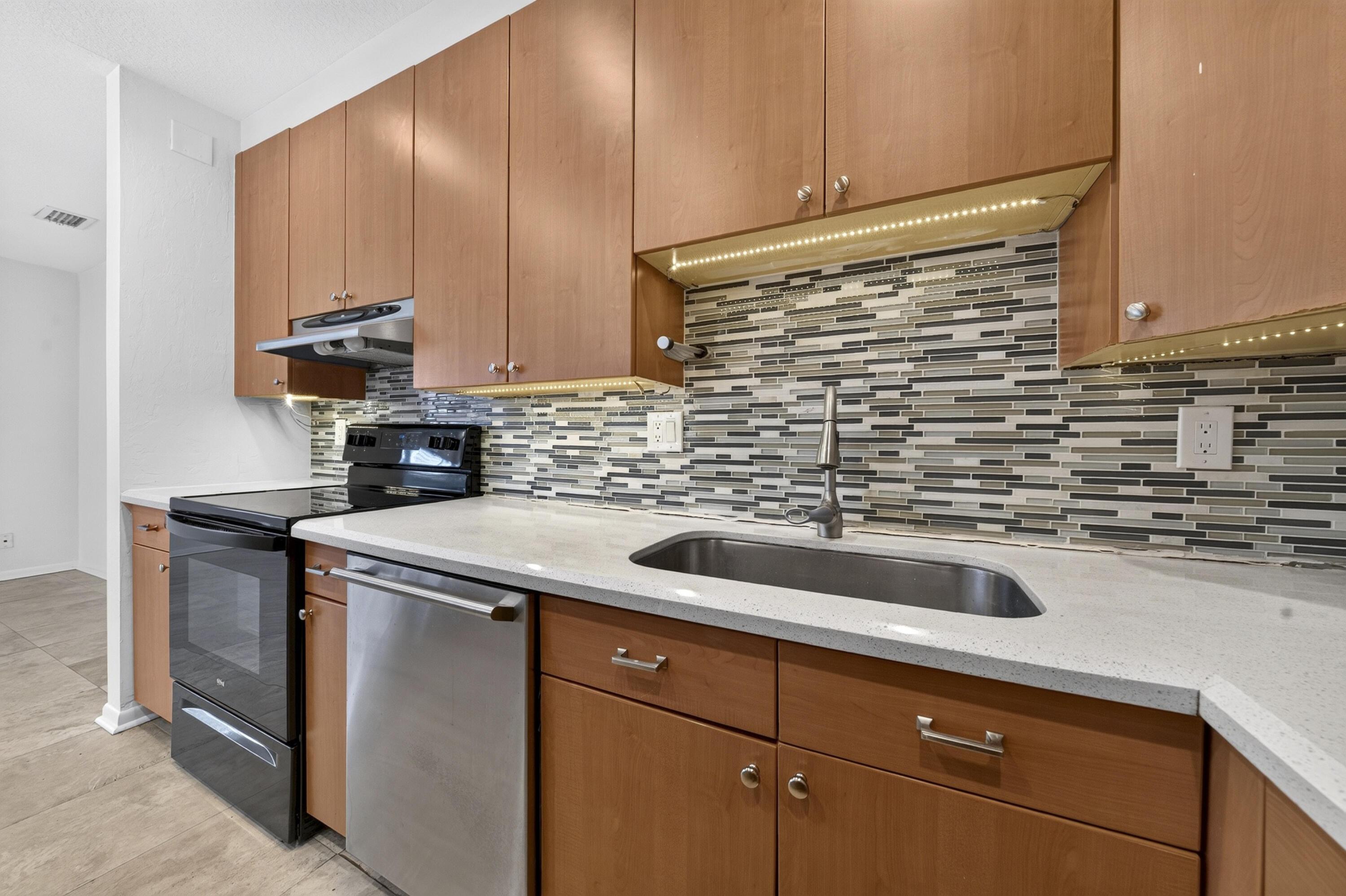 1605 NE 16th Avenue, Fort Lauderdale, FL 33305, Fort Lauderdale - Photo 3