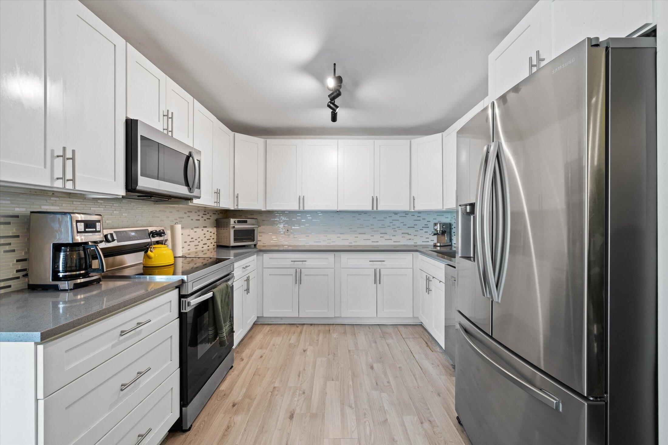 8980 NW 25th Street, Sunrise, FL 33322, Sunrise - Photo 3