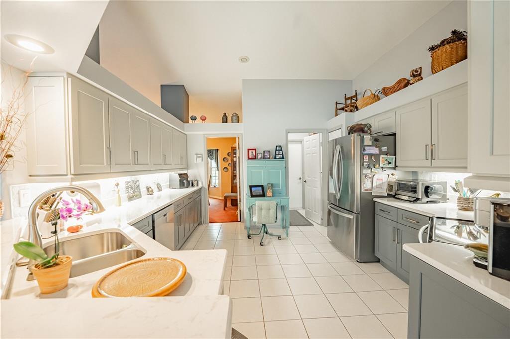 250 53RD Circle SW, Vero Beach, FL 32968, Vero Beach - Photo 5