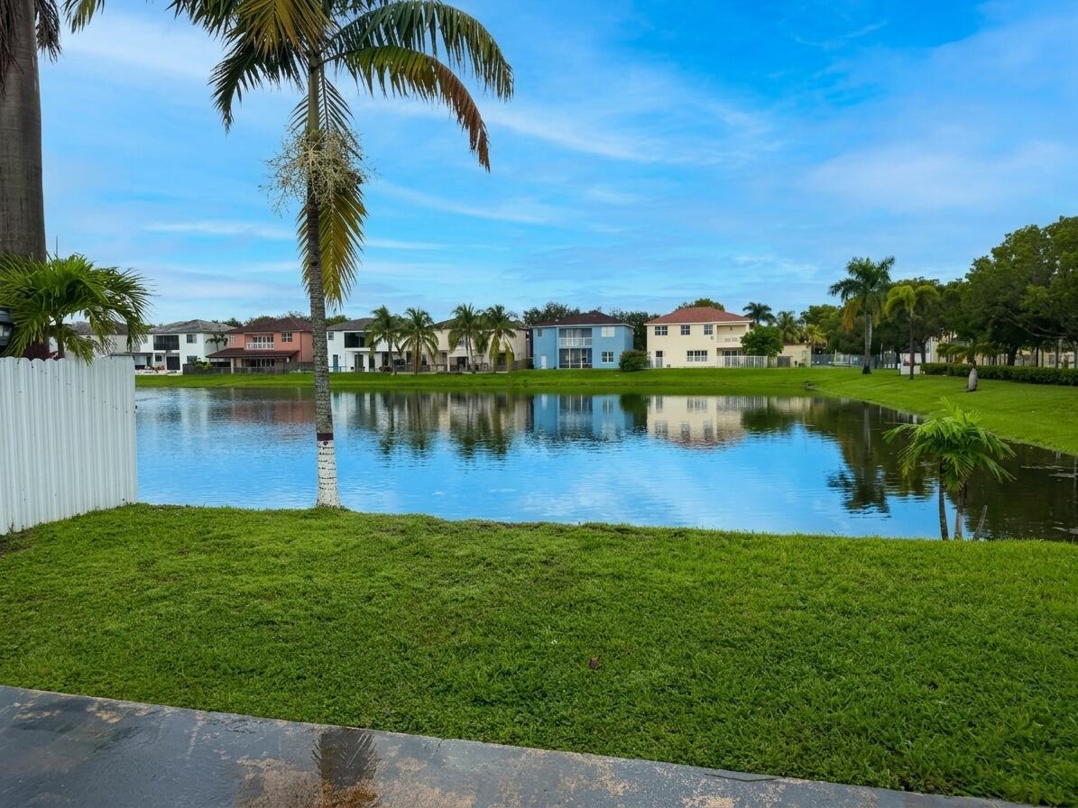 8911 NW 178th Lane, Hialeah, FL 33018, Hialeah - Photo 2