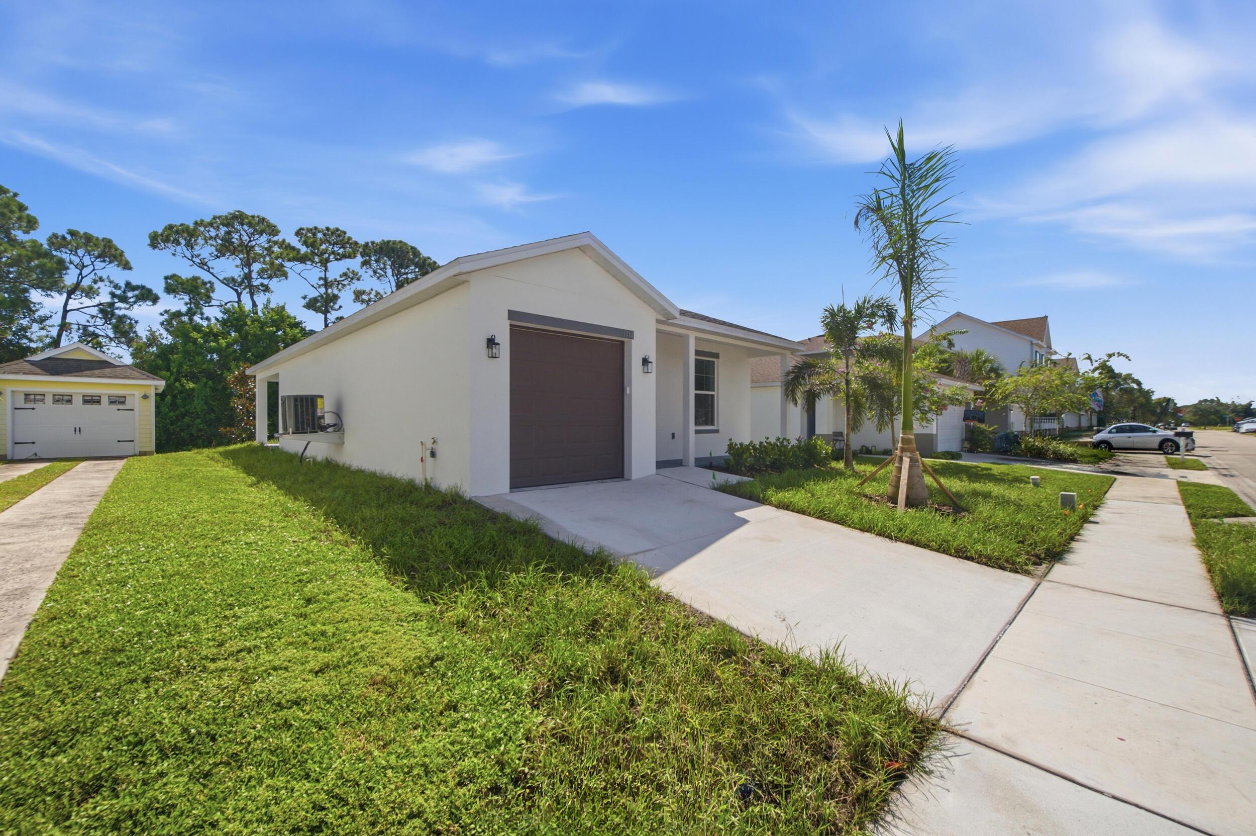3344 N Park Drive, Fort Pierce, FL 34982, Fort Pierce - Photo 2
