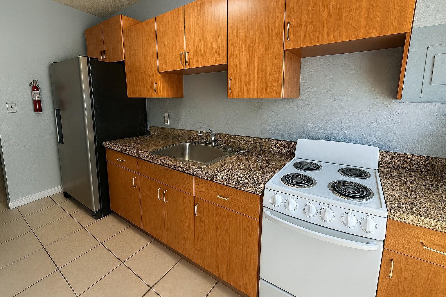 741 NW 10th Terrace, Fort Lauderdale, FL 33311, Fort Lauderdale - Photo 3