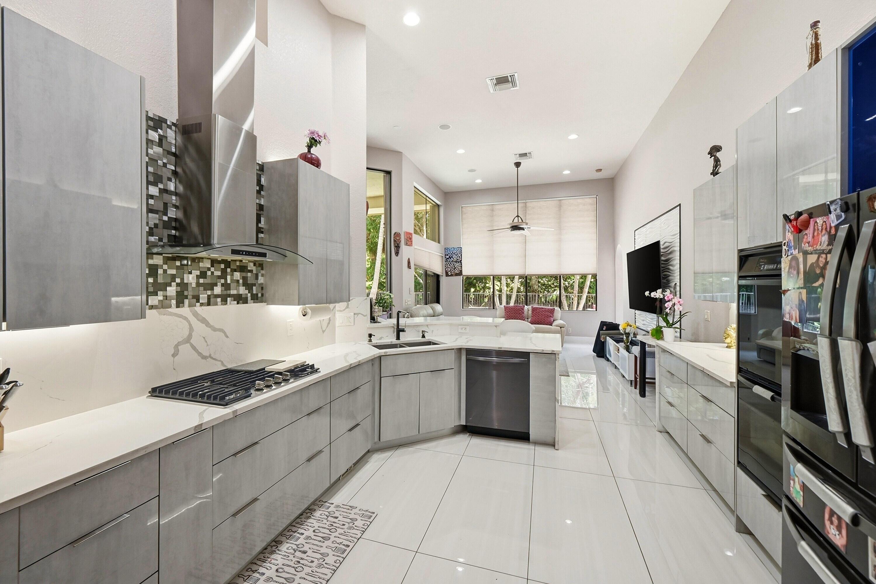 10340 Trianon Place, Wellington, FL 33449, Wellington - Photo 2