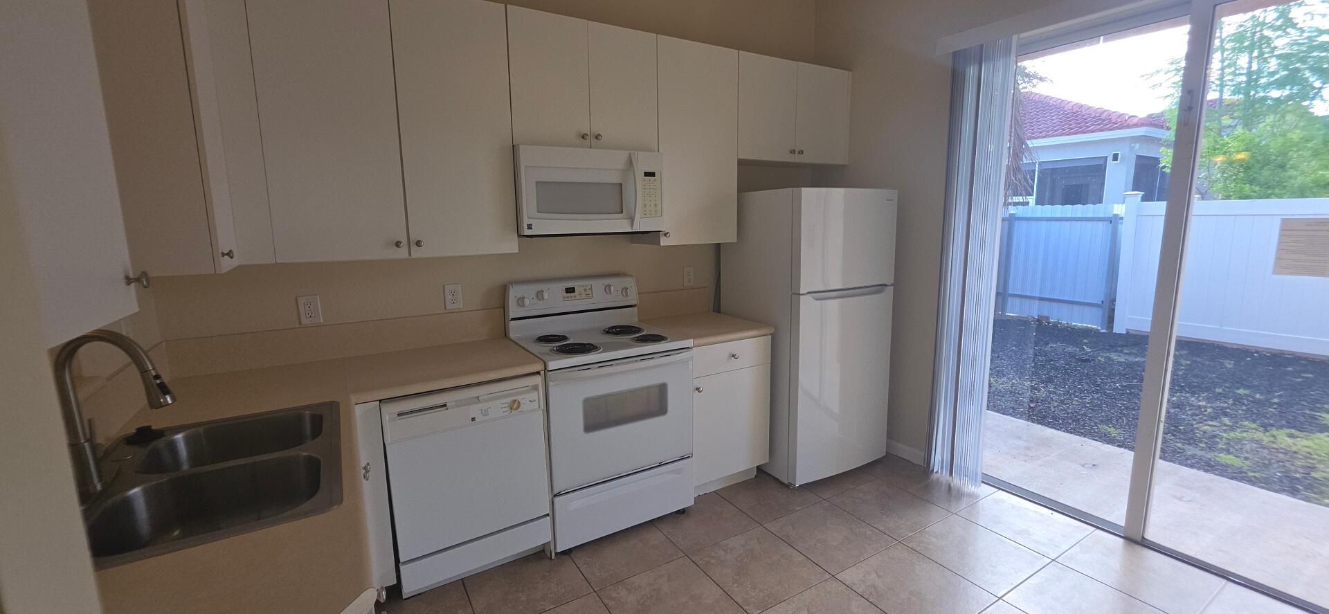 2110 NE 37TH Road, Homestead, FL 33033, Homestead - Photo 3