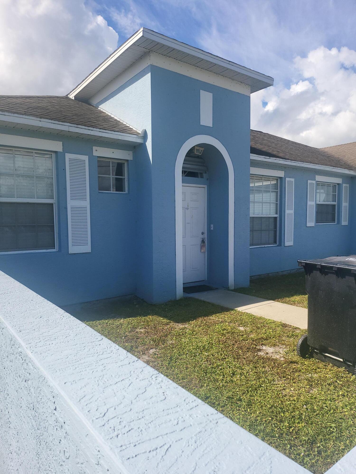 558 SW Halifax Avenue, Port St. Lucie, FL 34953, Port St. Lucie - Photo 2