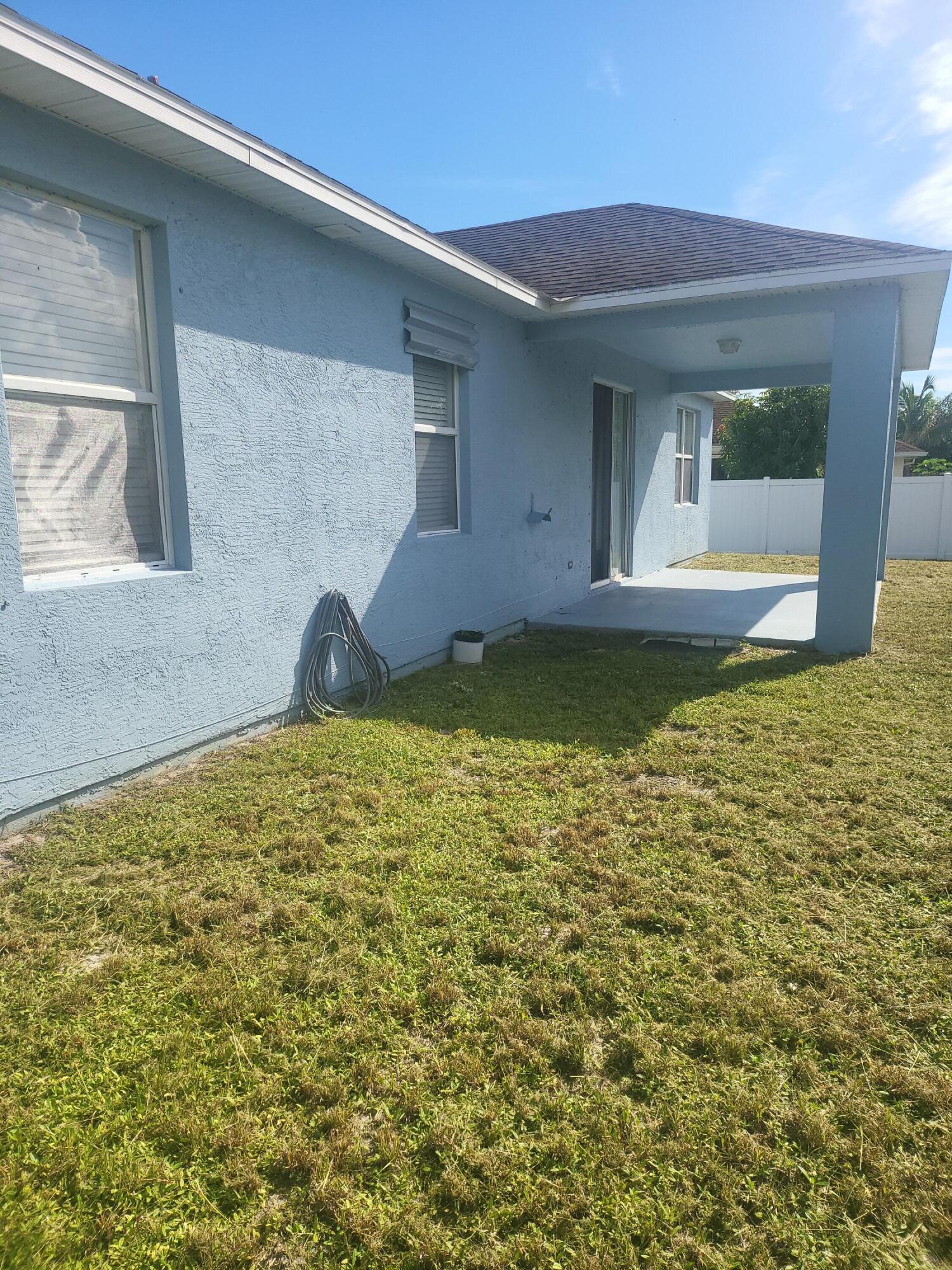 558 SW Halifax Avenue, Port St. Lucie, FL 34953, Port St. Lucie - Photo 4