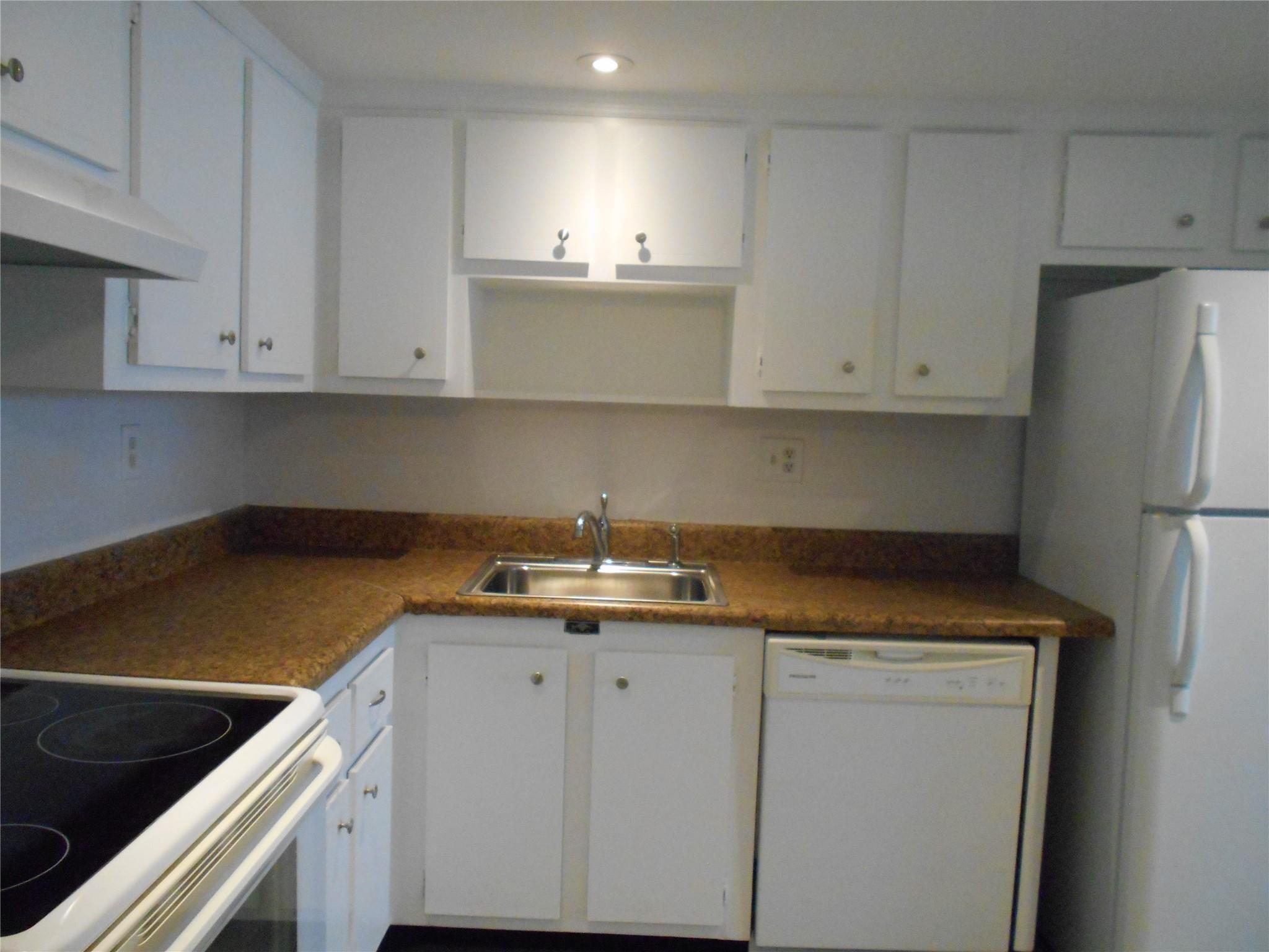 2781 TAFT Street 311, Hollywood, FL 33020, Hollywood - Photo 3