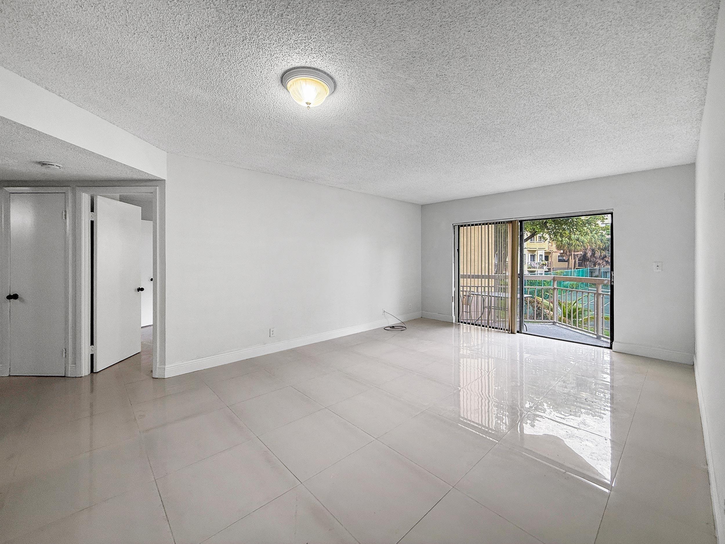 8290 LAKE Drive 250, Doral, FL 33166, Doral - Photo 4