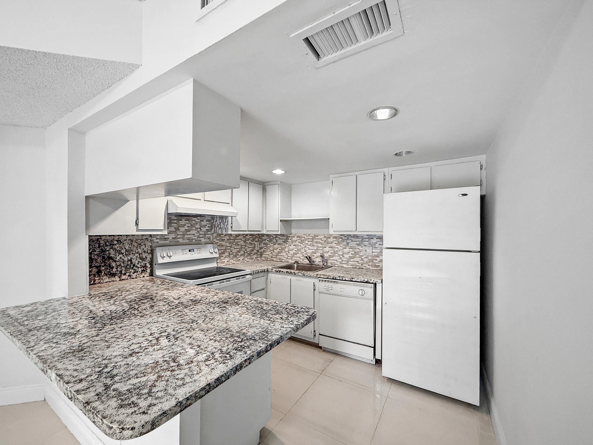 8290 LAKE Drive 250, Doral, FL 33166, Doral - Photo 5
