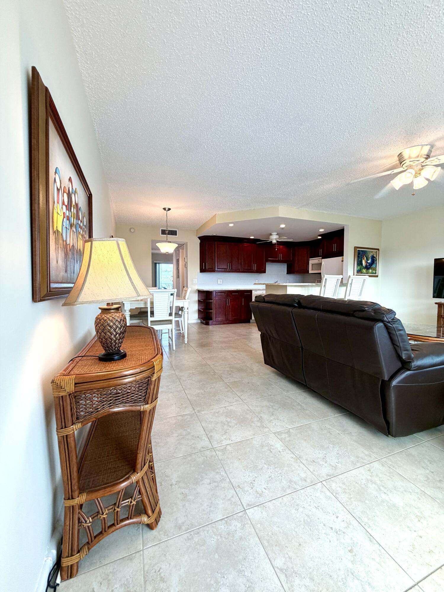 4104 Cambridge E 4104, Deerfield Beach, FL 33442, Deerfield Beach - Photo 3