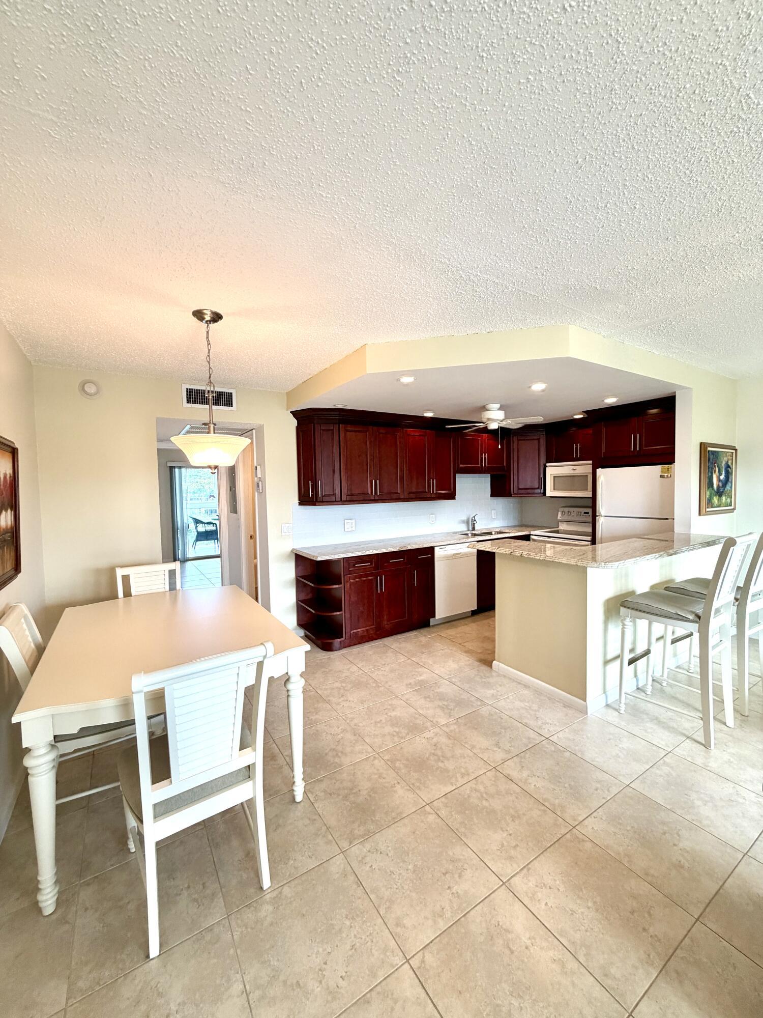 4104 Cambridge E 4104, Deerfield Beach, FL 33442, Deerfield Beach - Photo 5