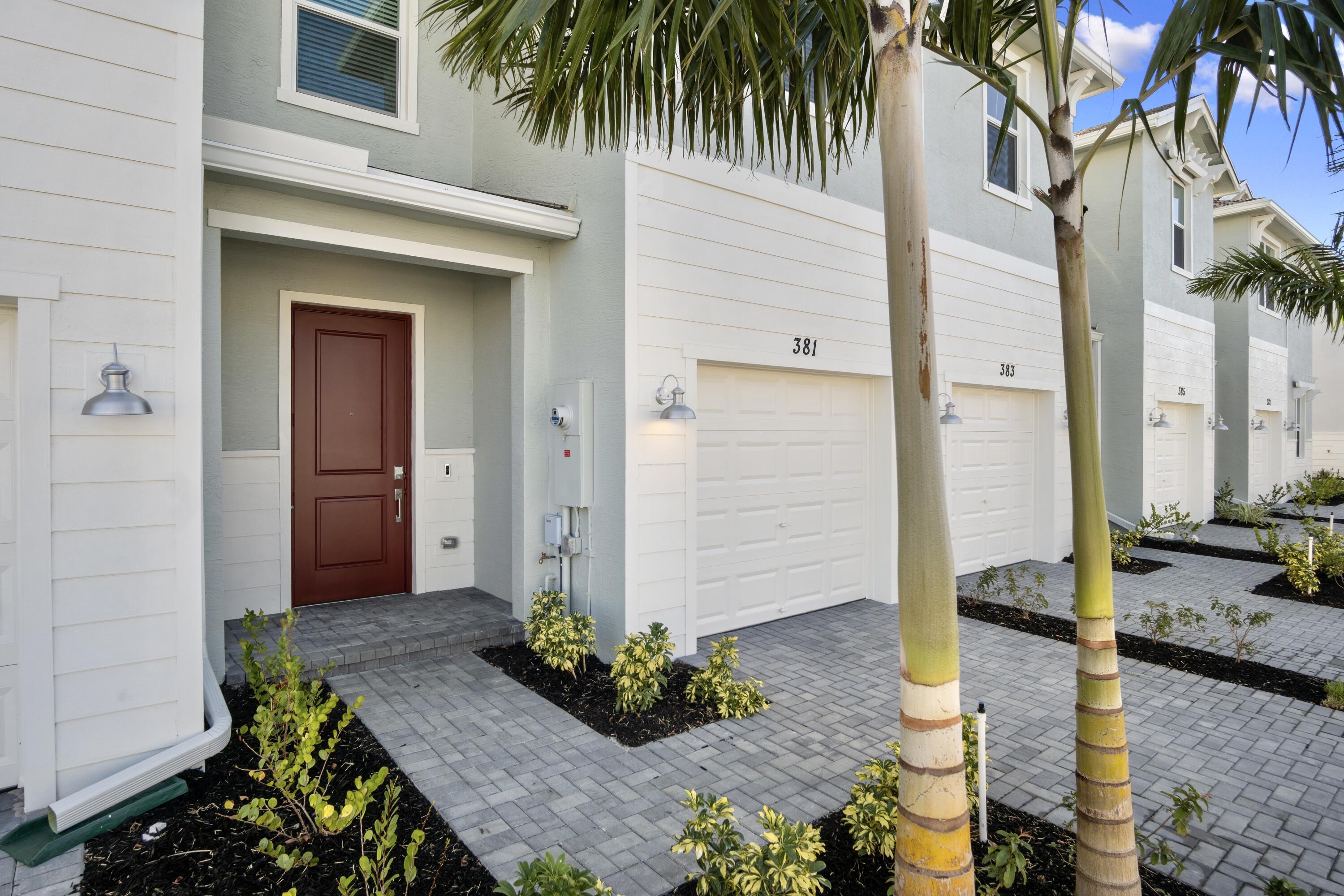 381 SE CROSSOAK Lane, Port St. Lucie, FL 34984, Port St. Lucie - Photo 2