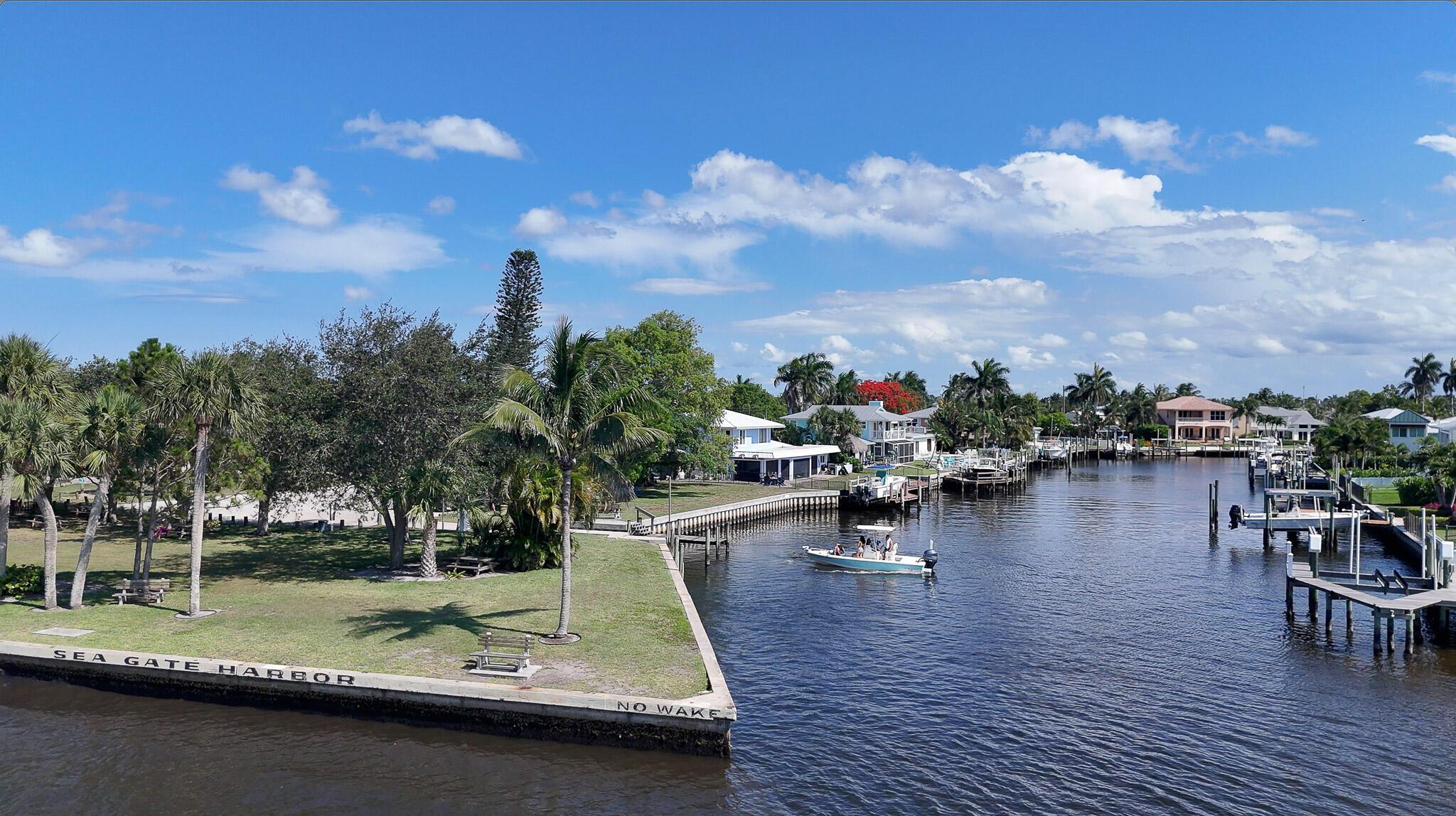 521 SW MARION Court, Palm City, FL 34990, Palm City - Photo 3