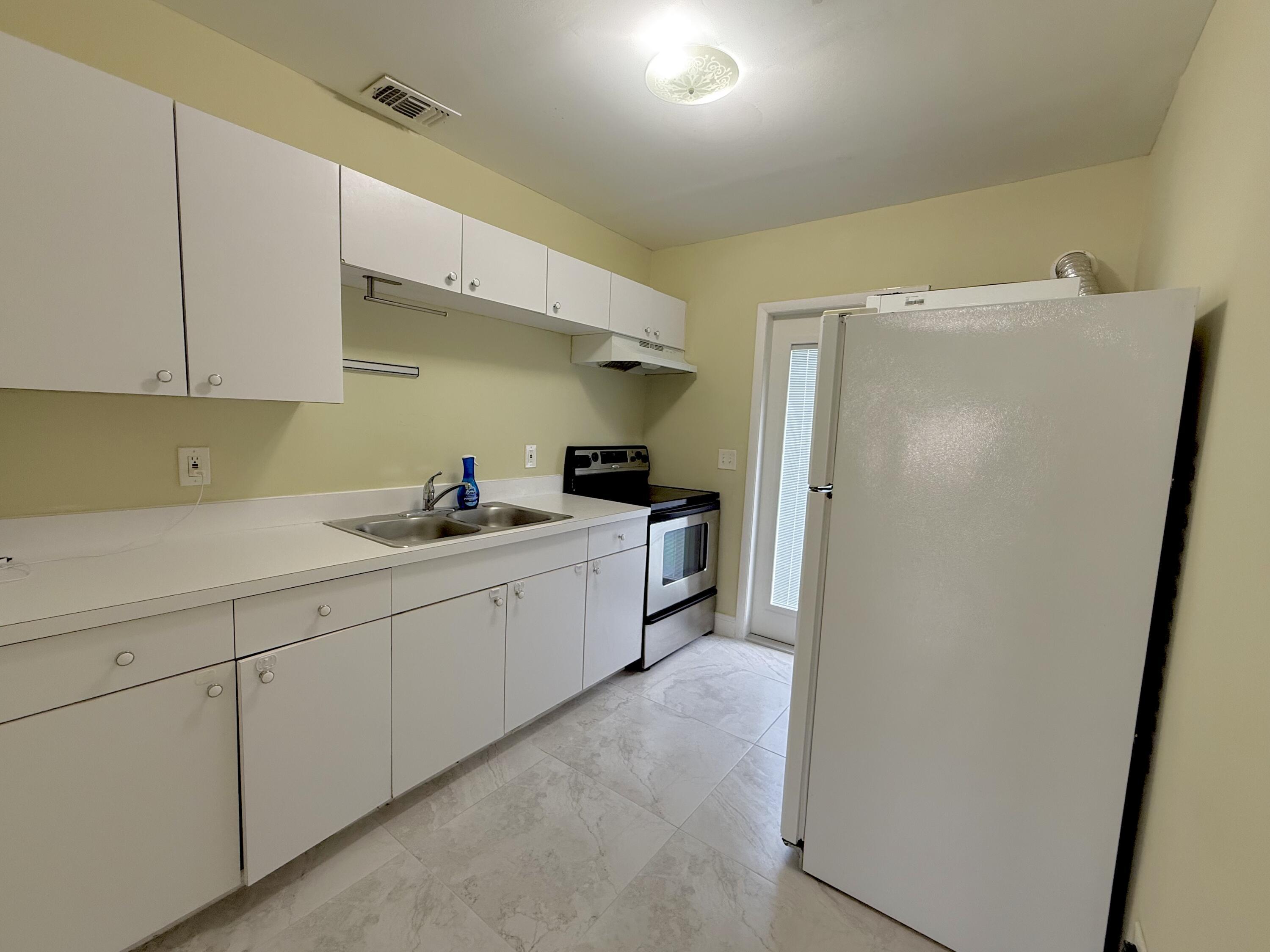 1691 W 26th Street 1, Riviera Beach, FL 33404, Riviera Beach - Photo 2
