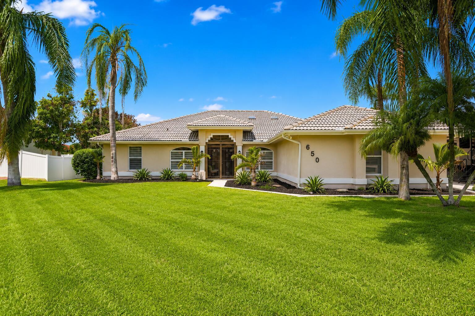 650 SE HIDDEN RIVER Drive, Port St. Lucie, FL 34983, Port St. Lucie - Photo 4