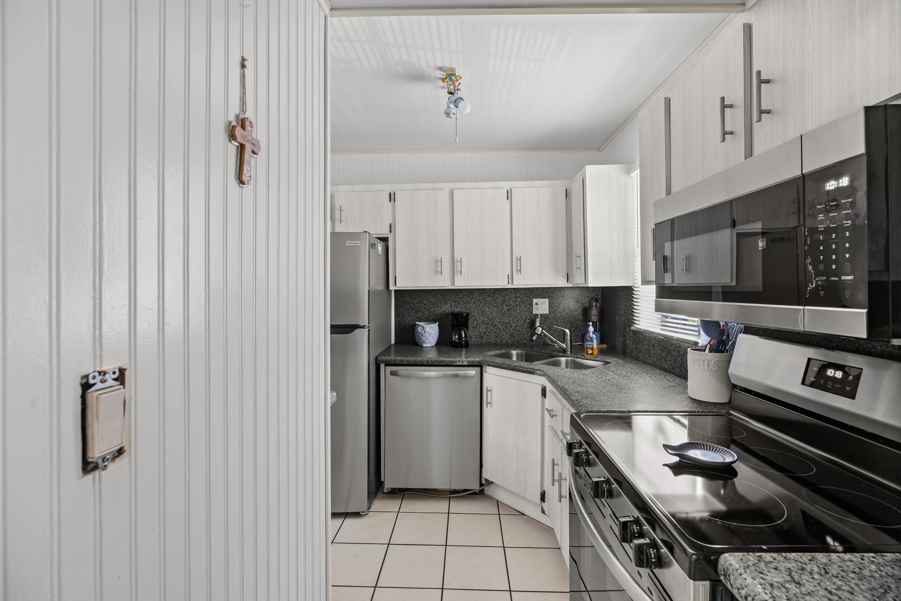 1917 SW Palm City Road, Stuart, FL 34994, Stuart - Photo 5