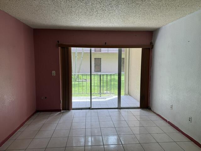 1900 W 68th Street D101, Hialeah, FL 33014, Hialeah - Photo 4