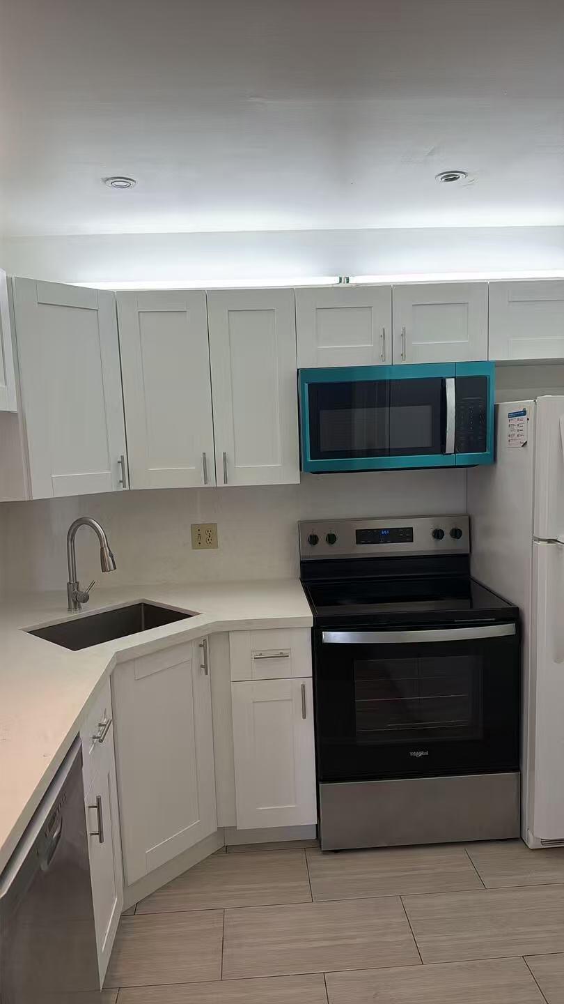 1113 Green Pine Boulevard B3, West Palm Beach, FL 33409, West Palm Beach - Photo 3
