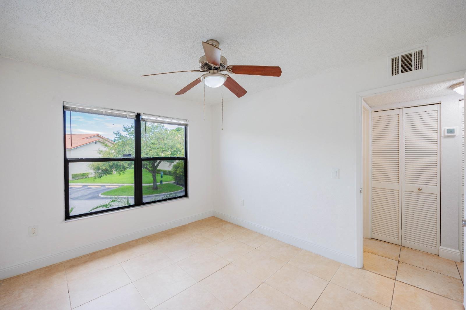1524 Lake Crystal Drive E, Royal Palm Beach, FL 33411, Royal Palm Beach - Photo 5