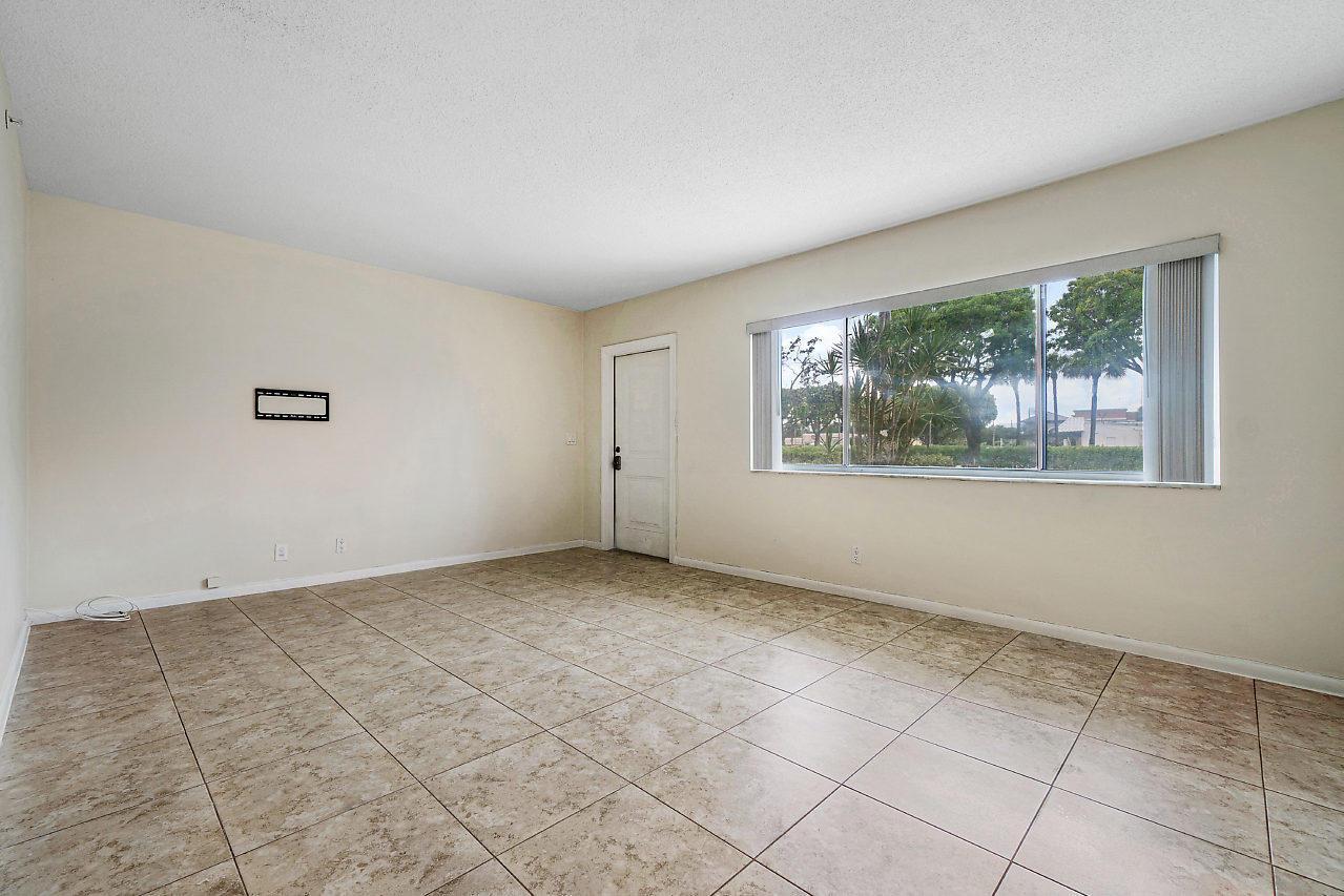 701 NE 7TH Avenue 4, Delray Beach, FL 33483, Delray Beach - Photo 4